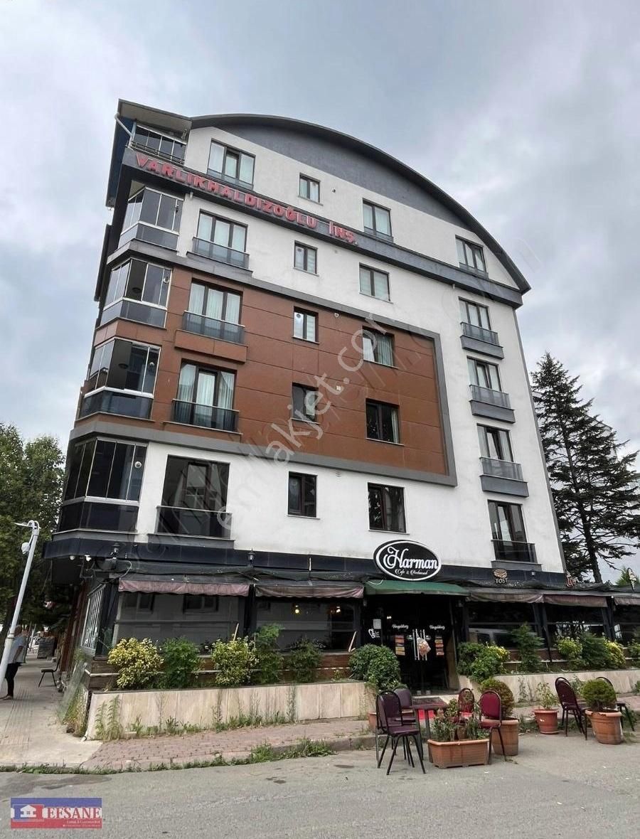 Efsane Emlak'tan 3+1 Kiralık Daire