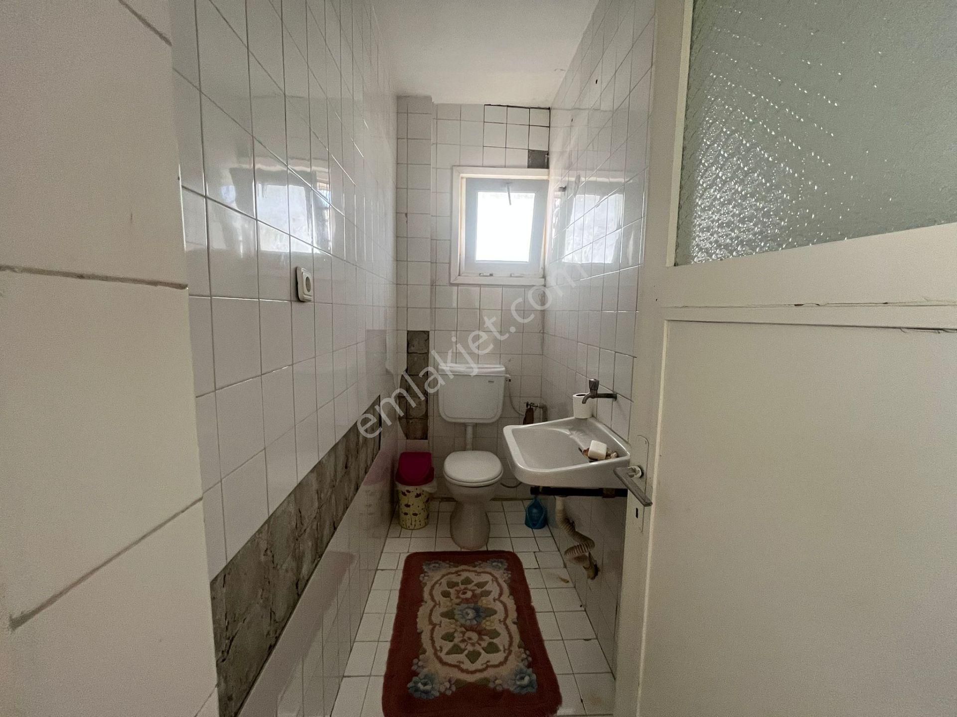 Remax 'den Yeniçiflik'te Denize Sıfır 1370m² Arsa İçinde Villa - Görsel 8