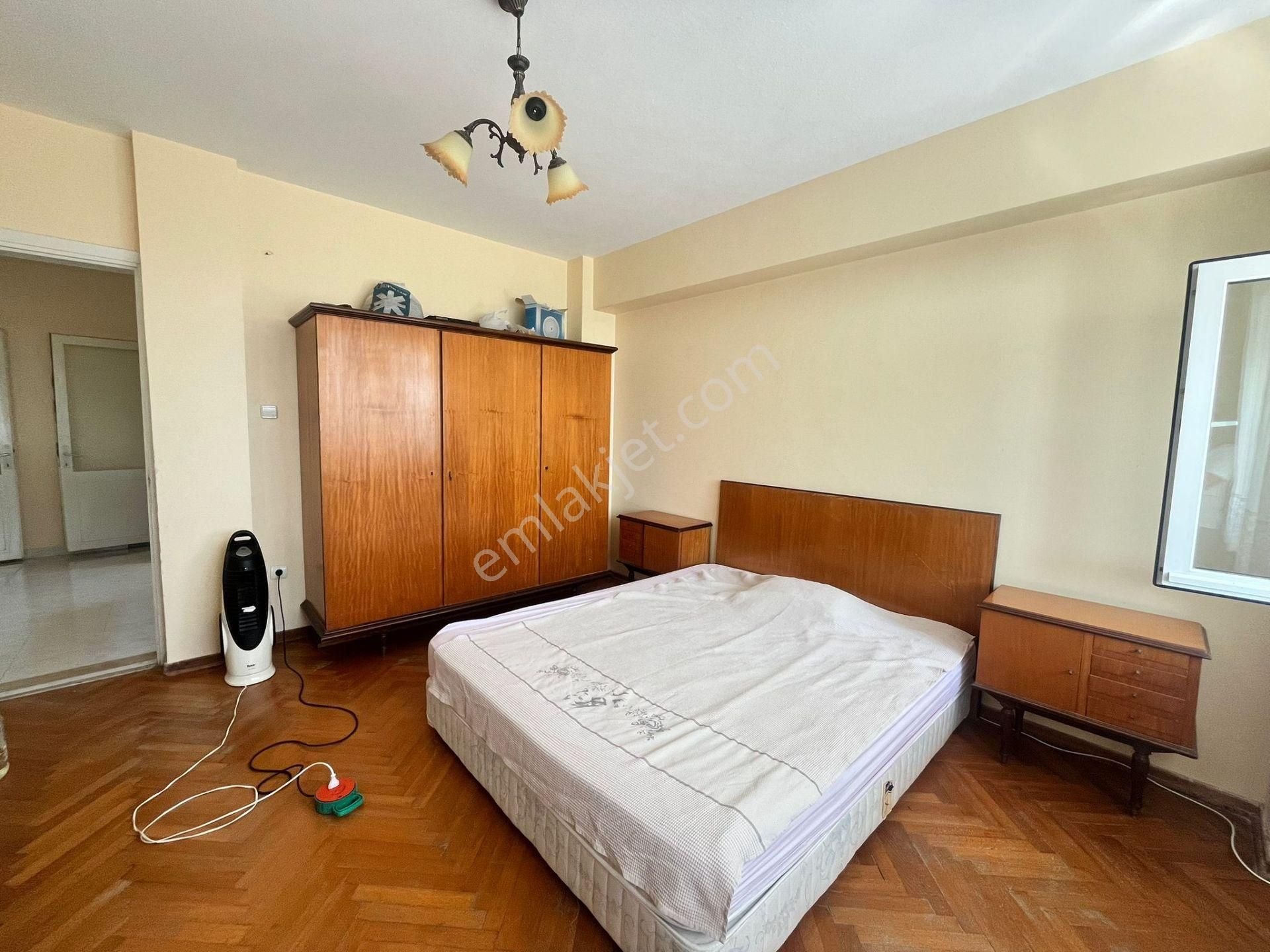 Remax 'den Yeniçiflik'te Denize Sıfır 1370m² Arsa İçinde Villa - Görsel 24