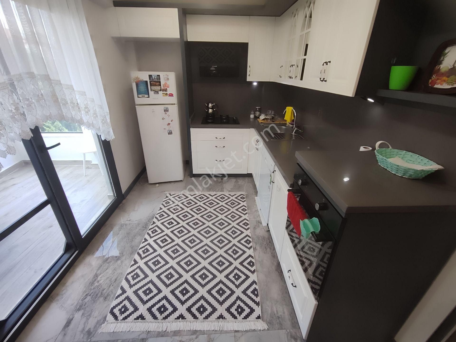 Öğrenciye Dönemsel Kiralık - Altınkumda Doğalgazlı Lüks Eşyalı 2+1 Daire