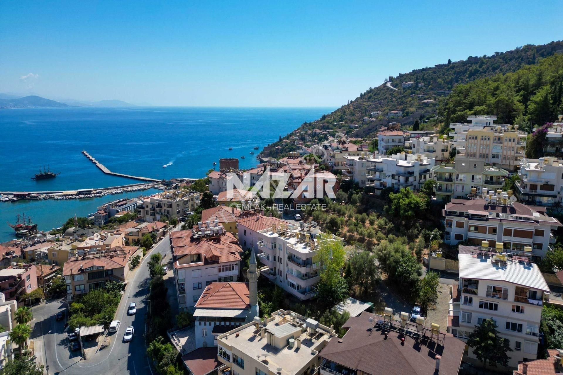 Alanya Merkez Çarşı Mahallesi'nde Kiralık 2+1 Manzaralı Daire