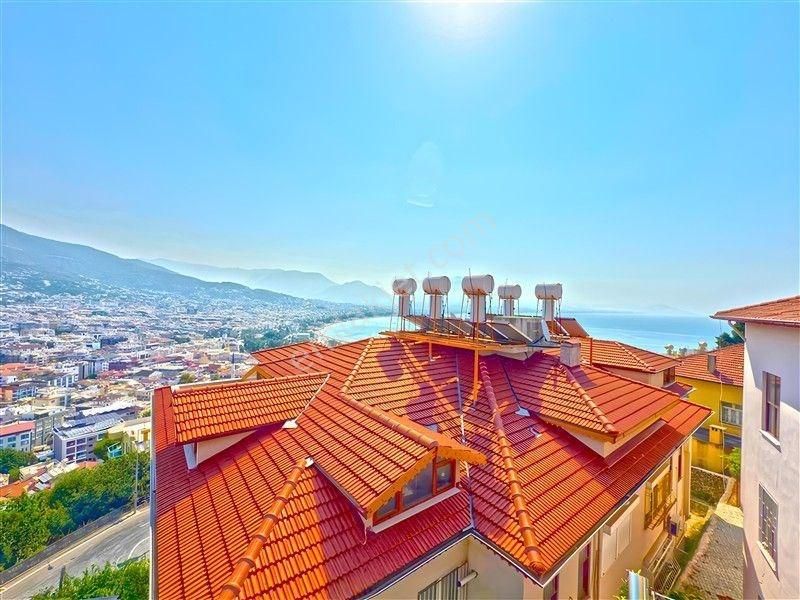 Alanya Merkez Çarşı Mahallesi'nde Kiralık 2+1 Manzaralı Daire