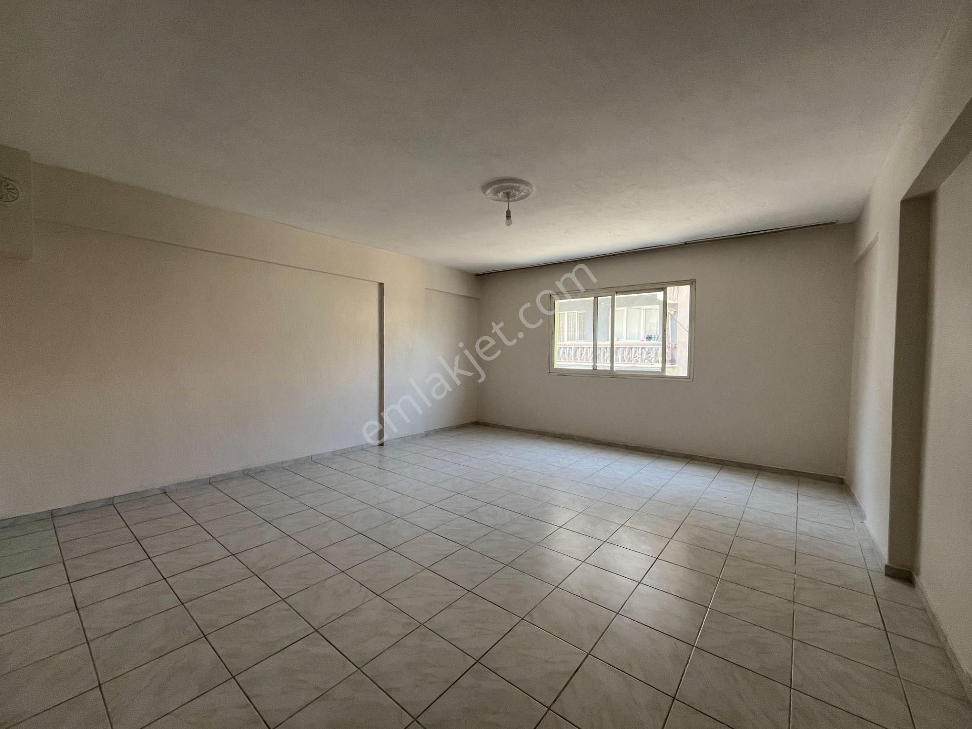 Gümüşpala Ana Cadde Üzeri, Yeni Boyalı, Ara Kat 3+1 Kiralık Daire - Görsel 2