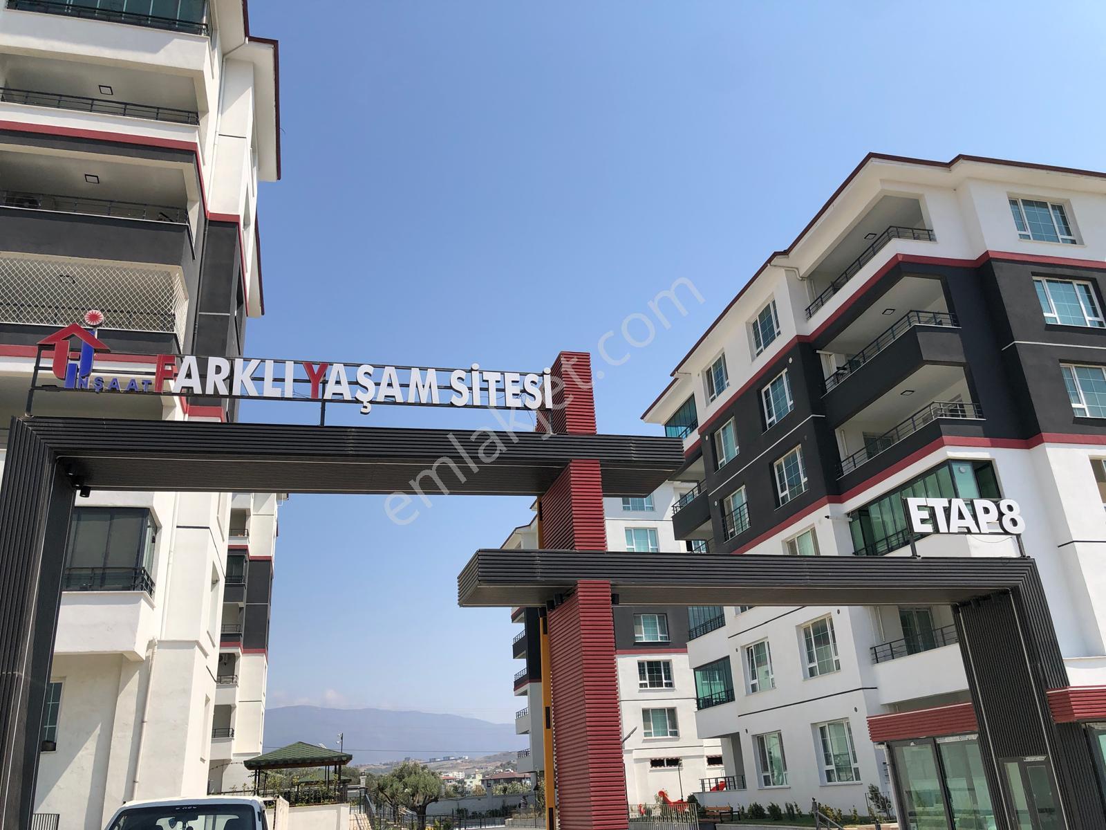 Farklı Yaşam Sitesi 8. Etap 4+1 Lüks Daire
