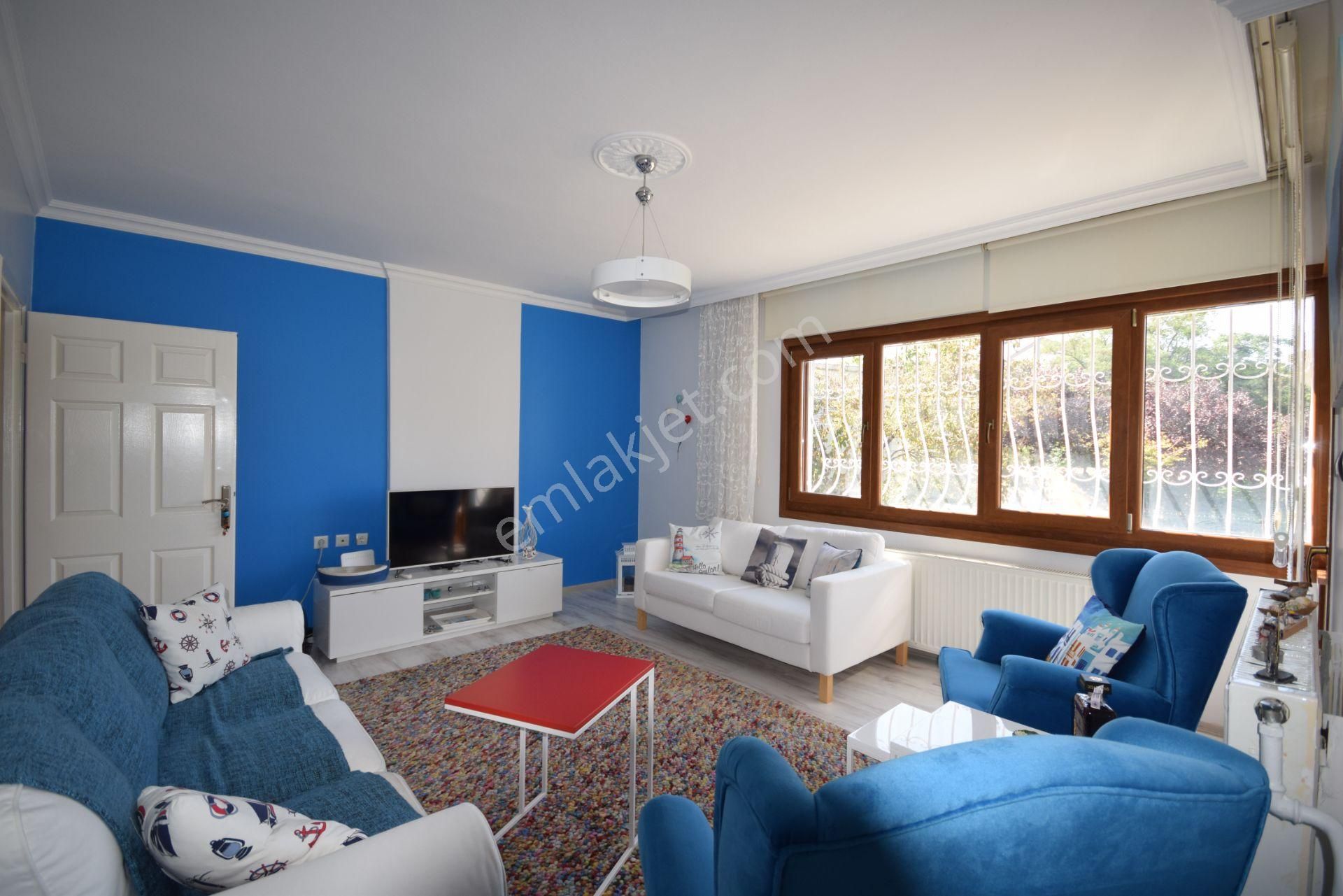 İlk-ev'den Park Manzaralı Full Yapılı Giriş Kat Balkonlu 3 Cepheli