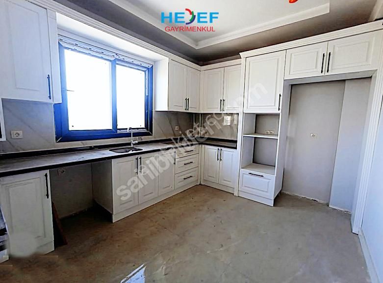 Hedef'ten 2.çevre Yolu Üzeri Havuzlu Kombili 3+1 Daire