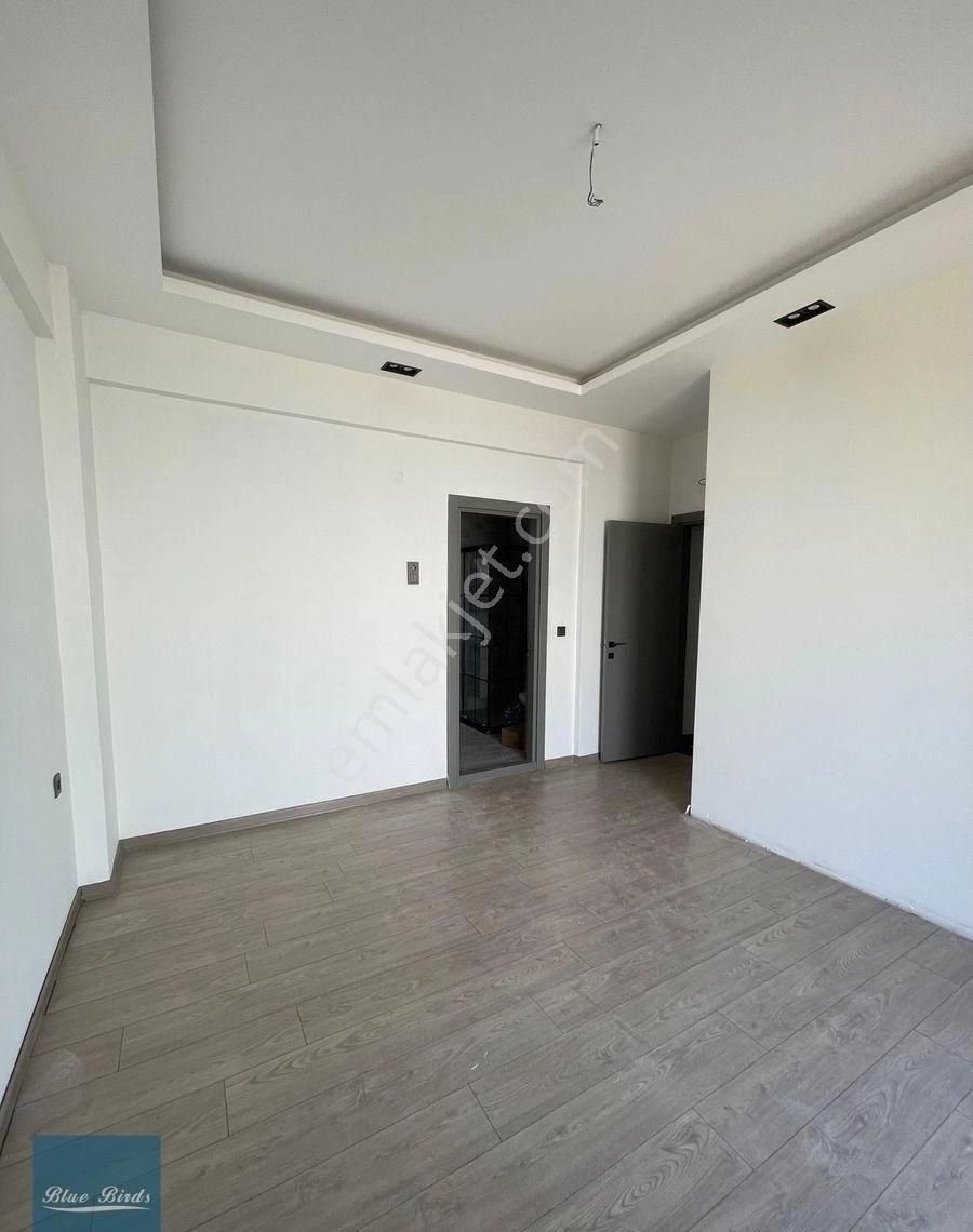 Kuşadası’nda Özel Bahçeli 3+1 Sıfır Daire - Görsel 6