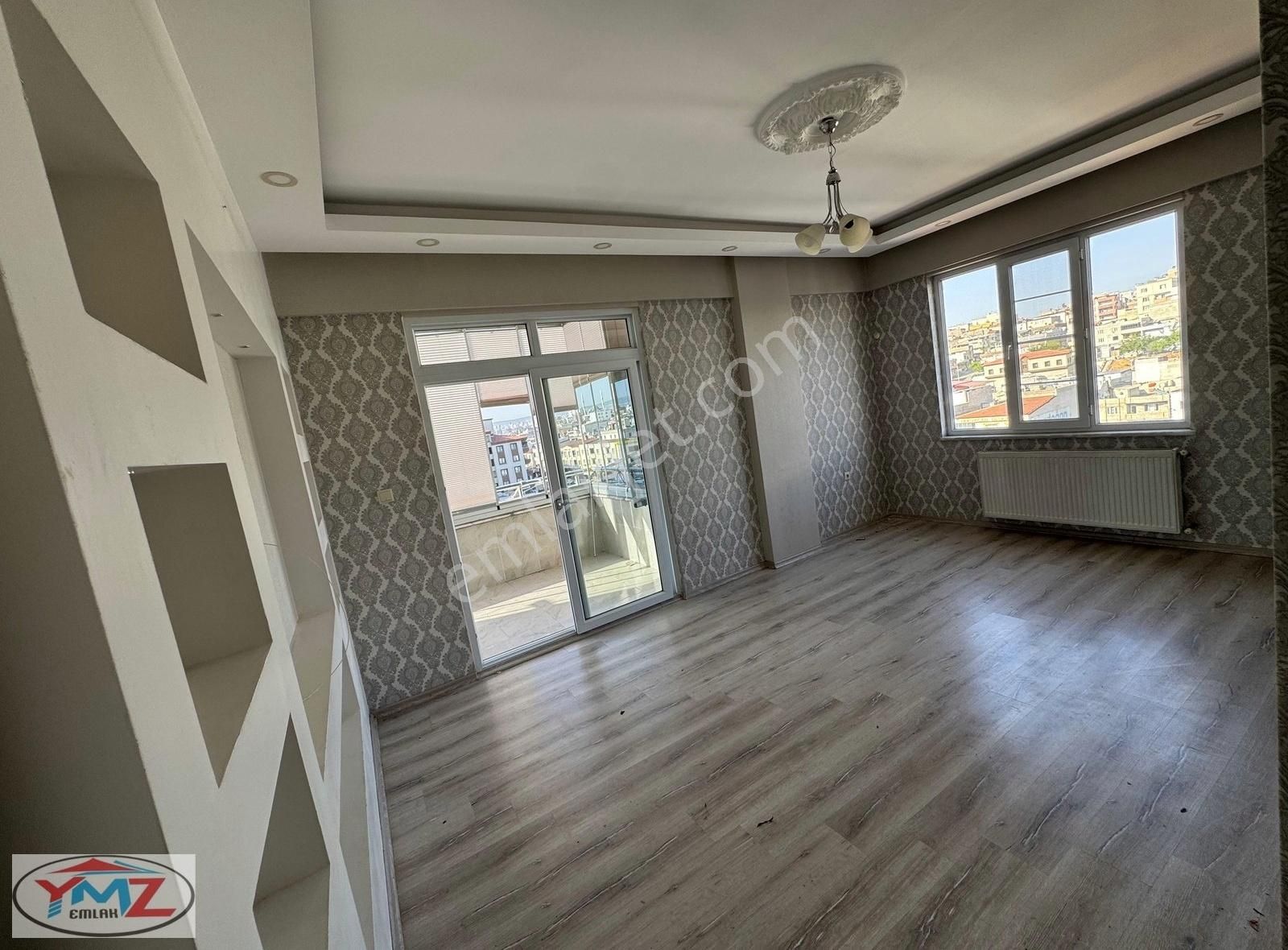 Ymz'den Yeditepe'de Arslan Plaza Civarında Geniş Ara Kat 2+1
