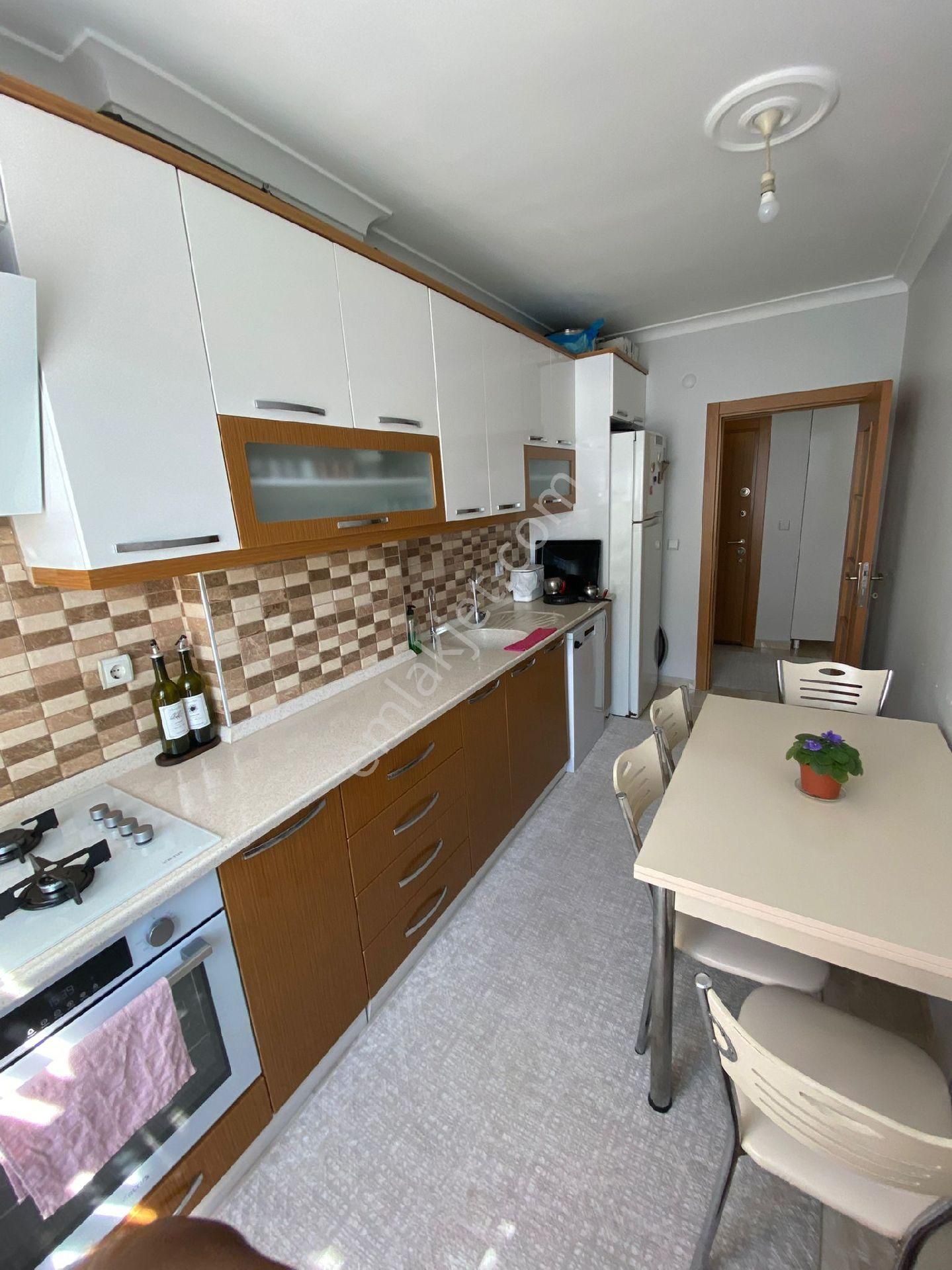 Samandıra Da 2+1 85 M2 İskanli Arakat Daire
