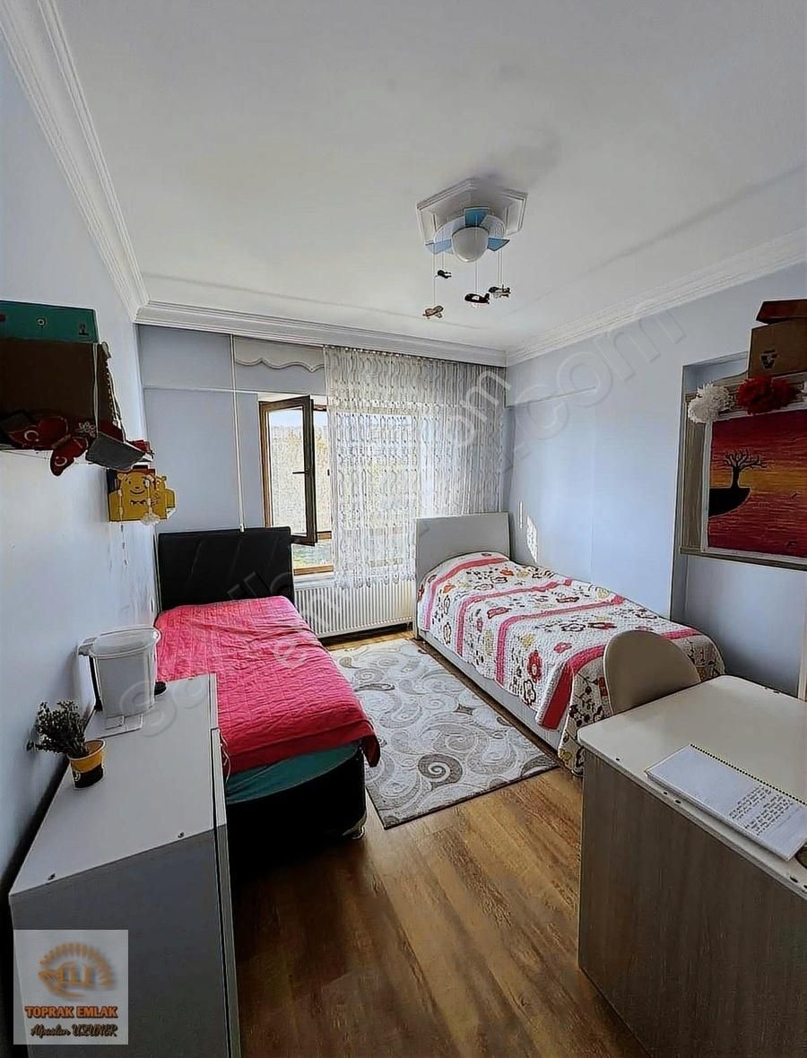 Toprak Emlak'tan Şehitlik Mahallesinde Satılık 4+1 Daire