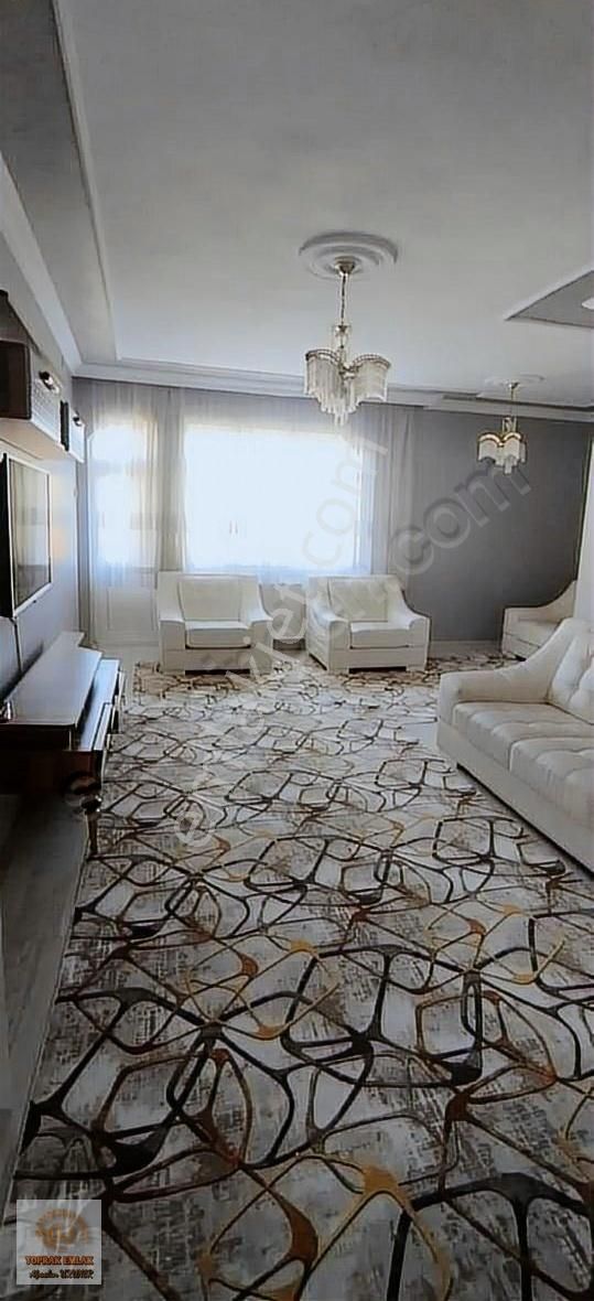 Polatlı Carsı Merkezde Full Yapılı Kıracılı Esyalı Satılık 3+1