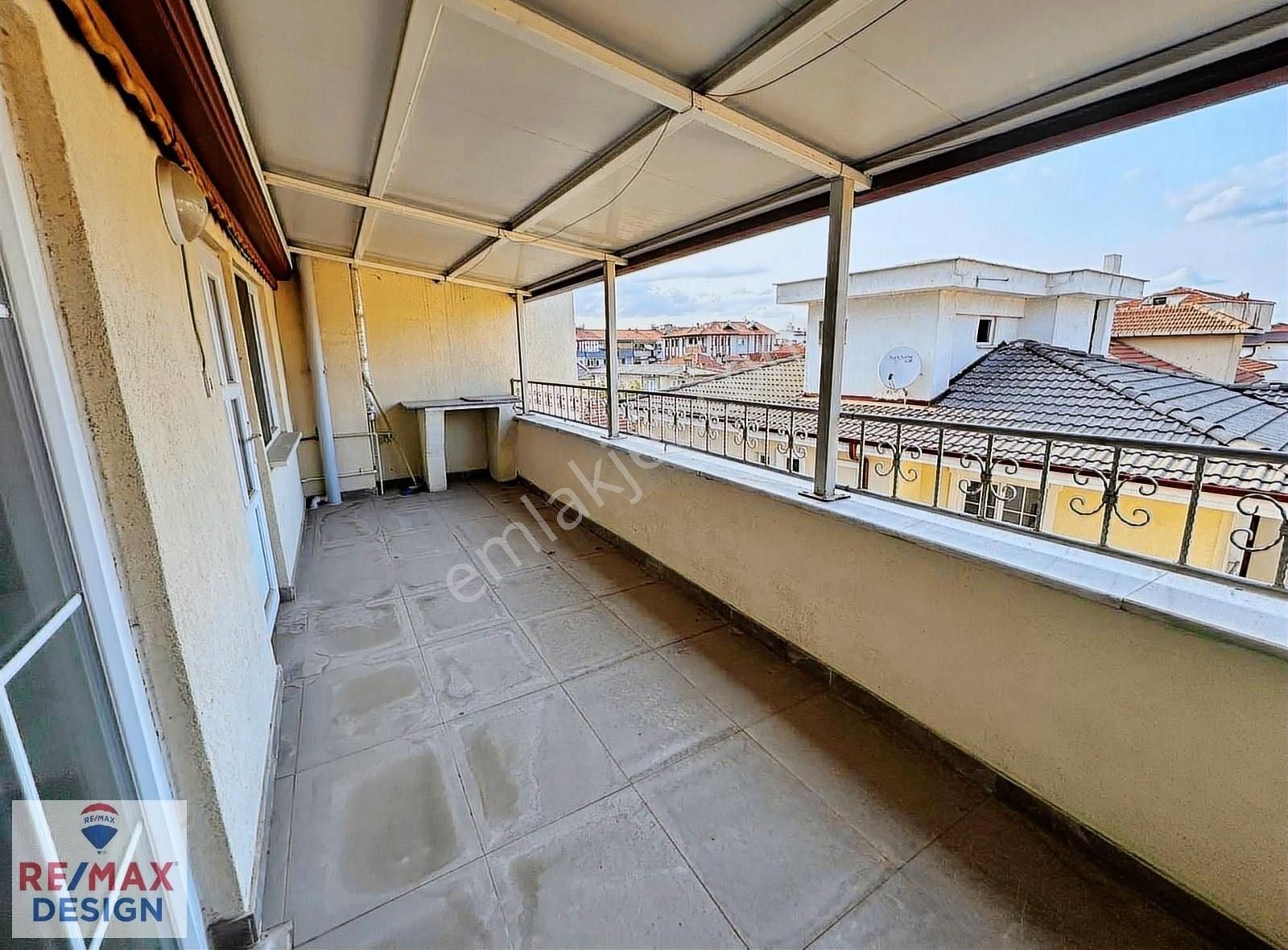 Remax Desıgndan Adapazarı Merkezde 5+2 Dubleks Kiralık Daire