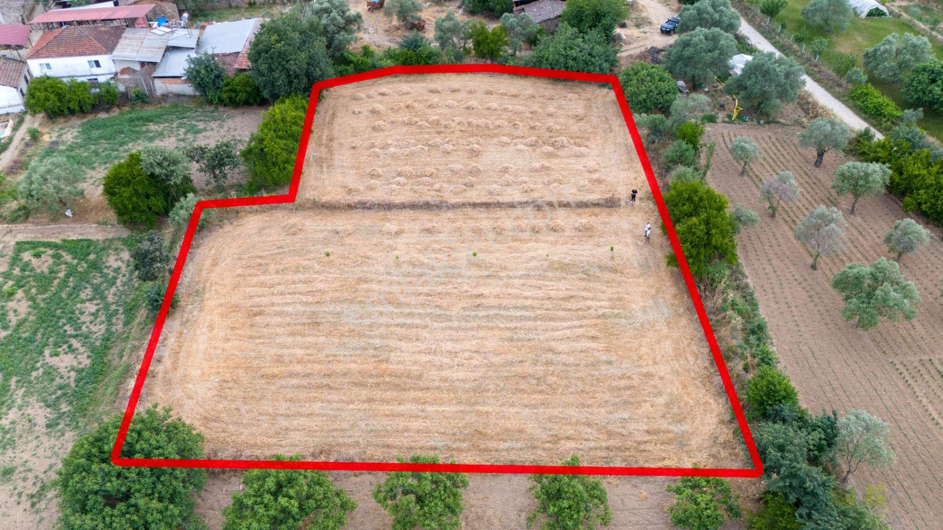 Sailer Mahallesinde Satılık 2700 M² Arsa