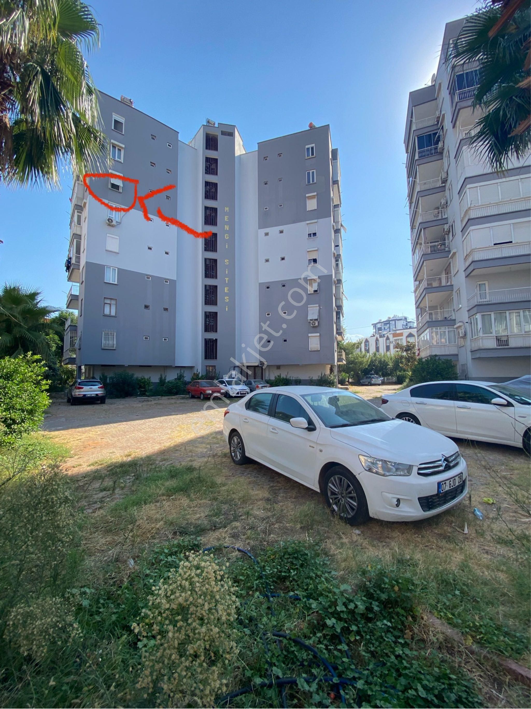 Sahibinden Markantalya’ya Yürüme Mesafesinde Bütün Cepheleri Açık Asansörlü Otoparklı Bahçeli