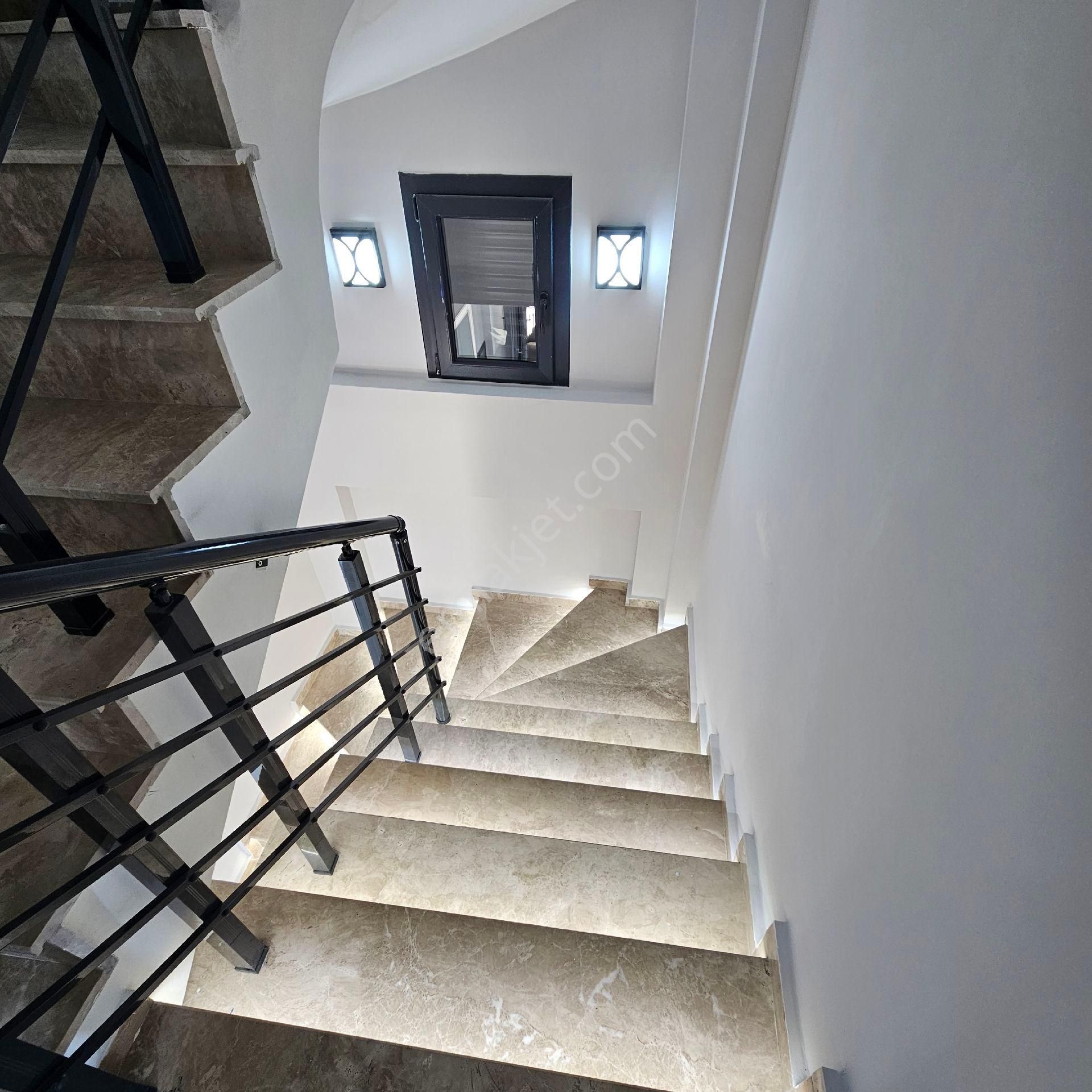 Didim'de Satılık Tam Müstakil Sıfır Havuzlu 3+1 Villa - Görsel 25