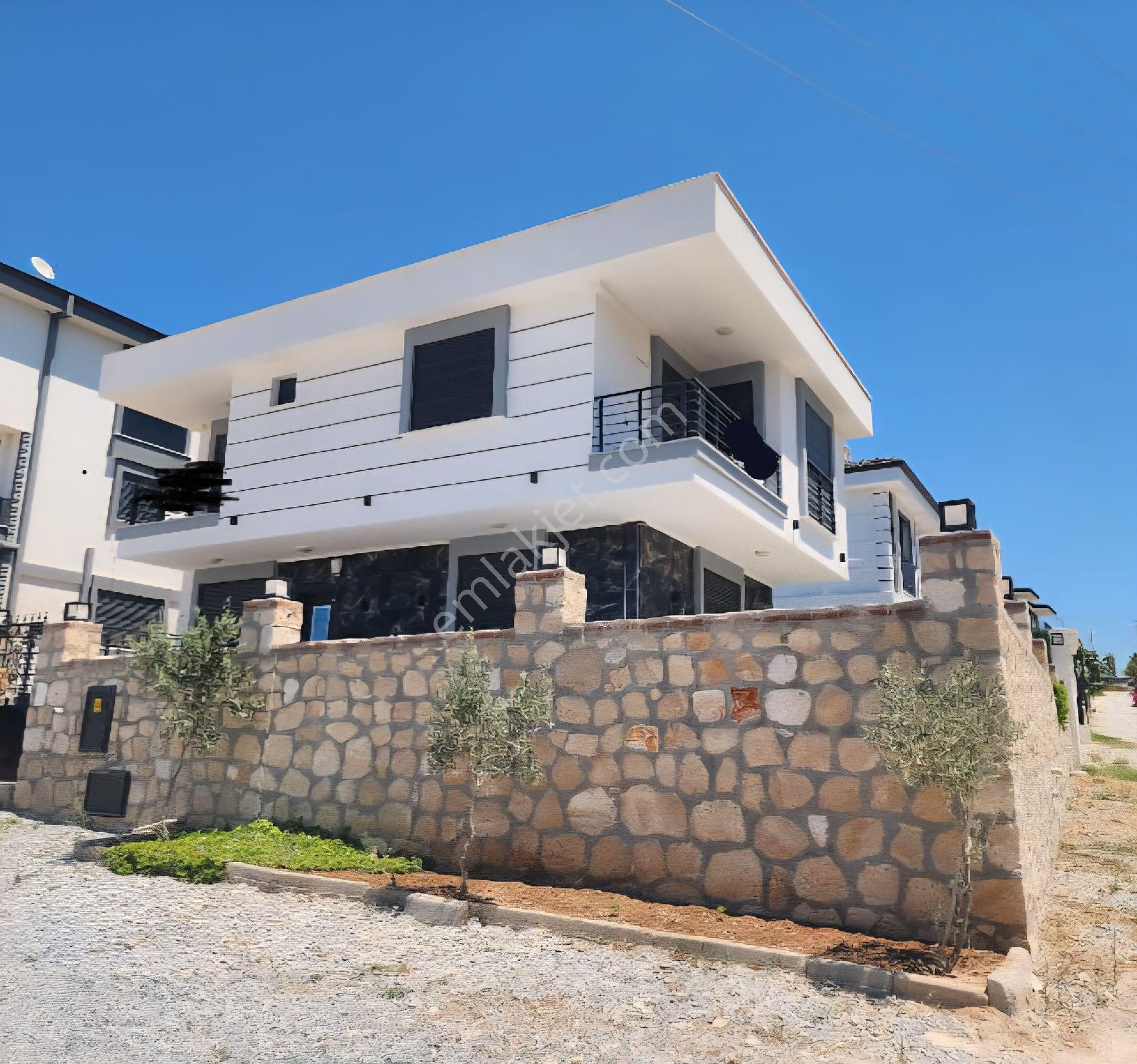 Didim'de Satılık Tam Müstakil Sıfır Havuzlu 3+1 Villa