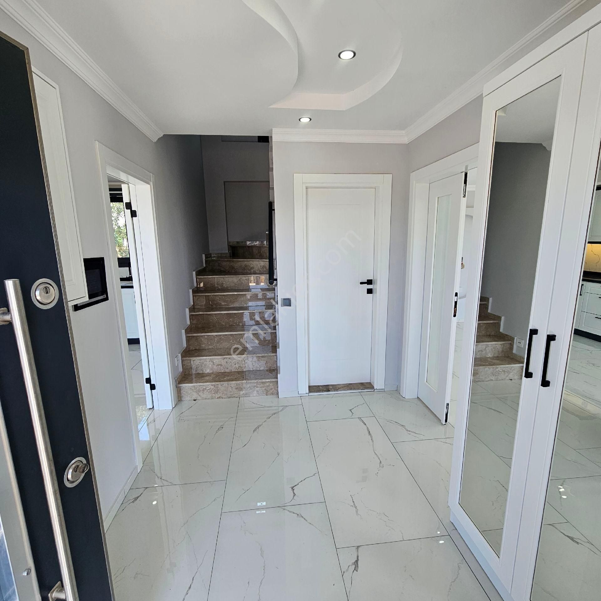 Didim'de Satılık Tam Müstakil Sıfır Havuzlu 3+1 Villa - Görsel 16