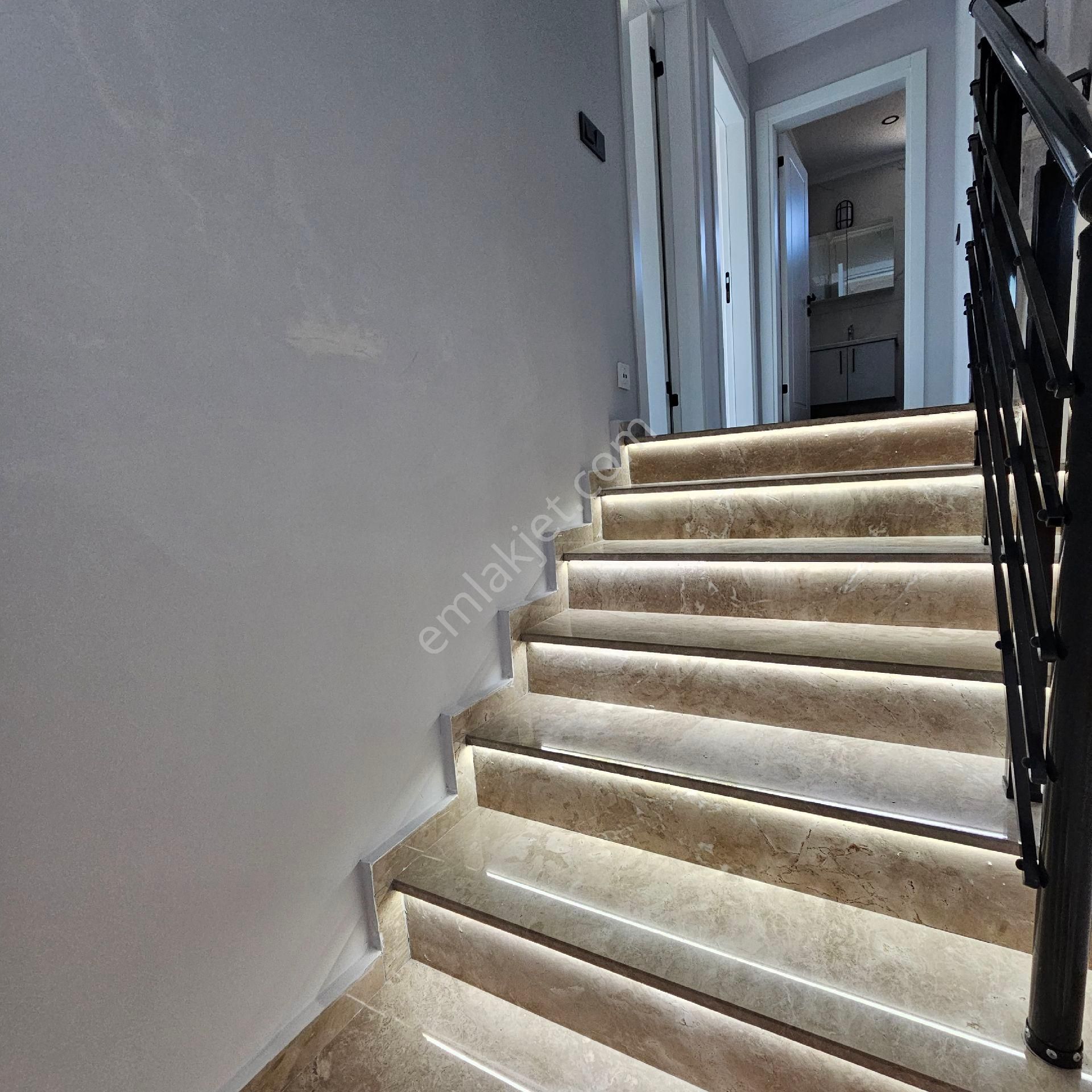 Didim'de Satılık Tam Müstakil Sıfır Havuzlu 3+1 Villa - Görsel 24