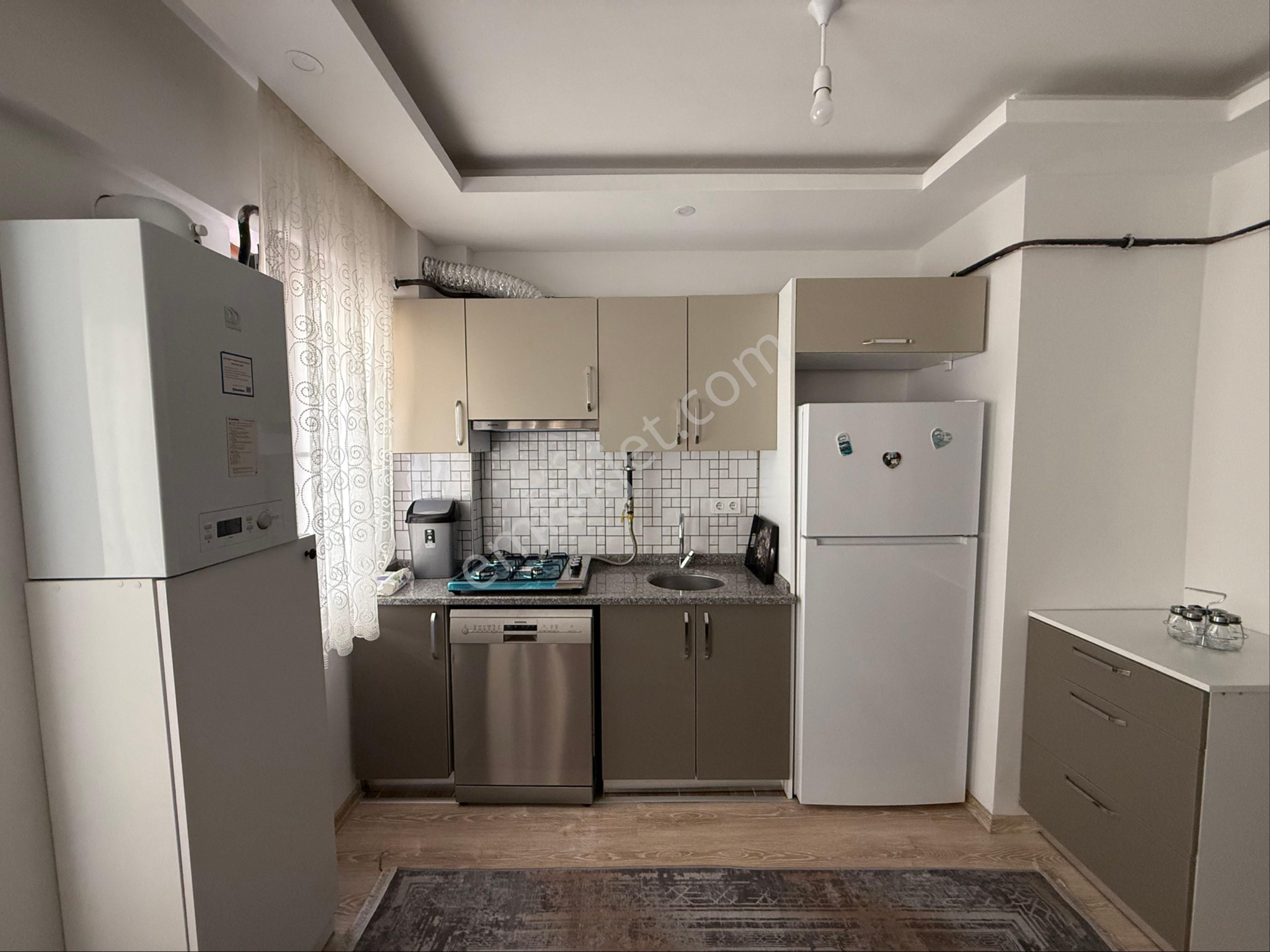 Çanakkale Merkez Barlar Sokağında Full Eşyalı 1+1