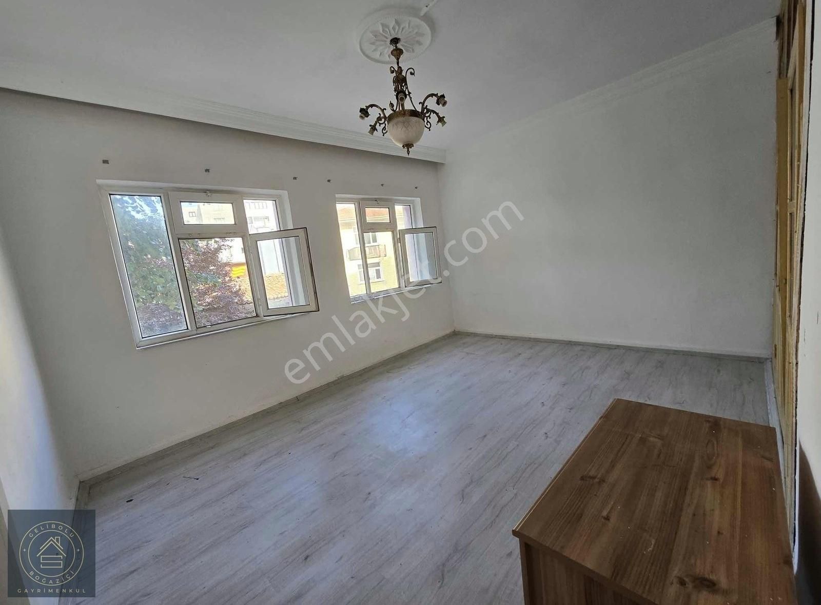 Gelibolu Çarşı İçerisinde Satılık 1+1 Daire - Görsel 3