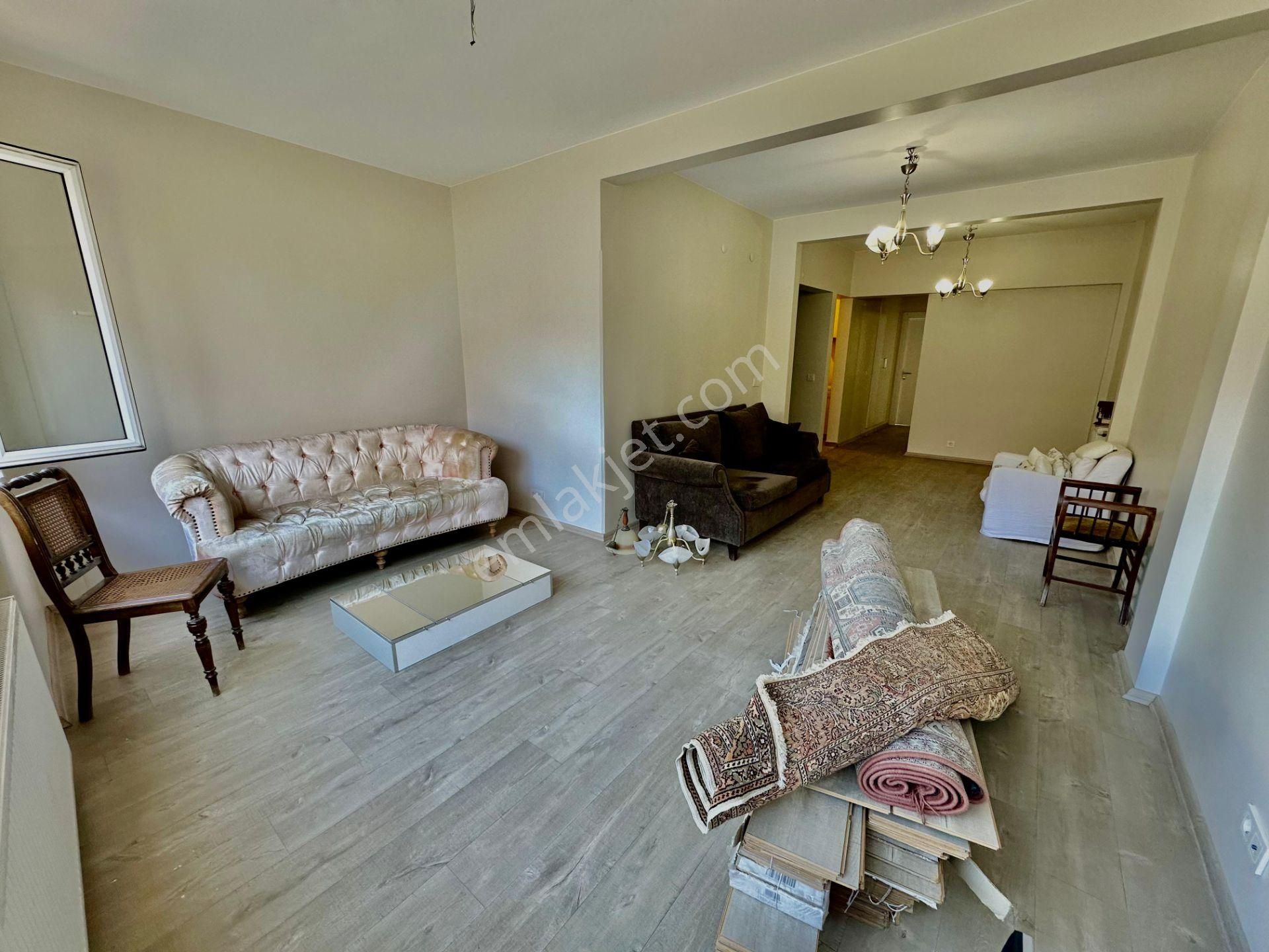 Pegaas'tan Valikonağı'nda 2+1 Satılık Ara Kat Tadilatlı Daire