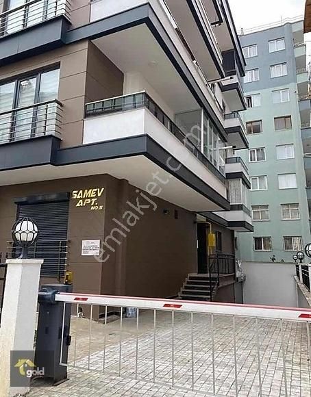 Atakent / Denize İki Sokak Mesafede Kiralık 2+0 Daire