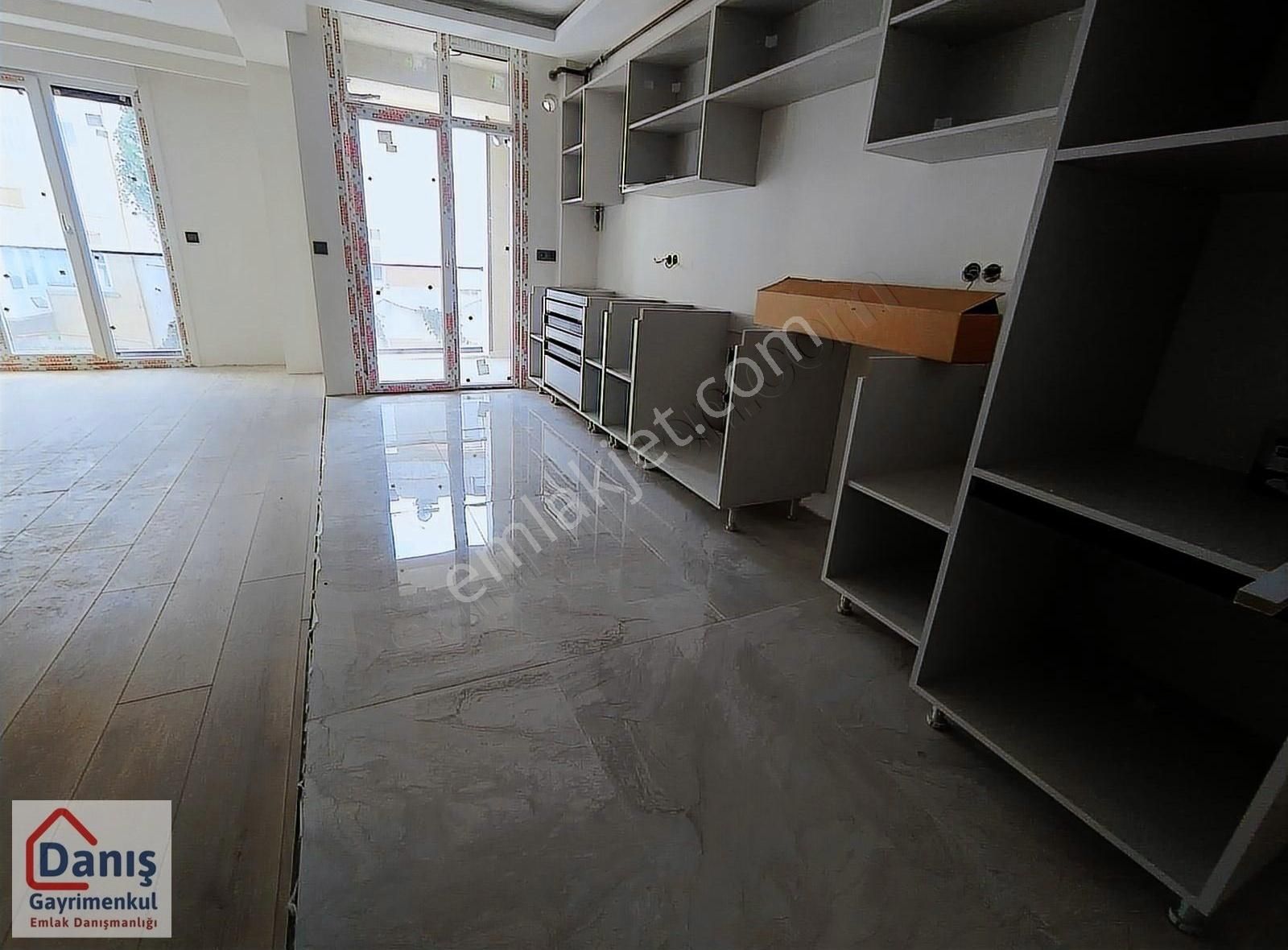 Bağlarbaşında Metroya 8-10 Dakika Otoparklı 3.kat Sıfır 95m2 3+1 - Görsel 2