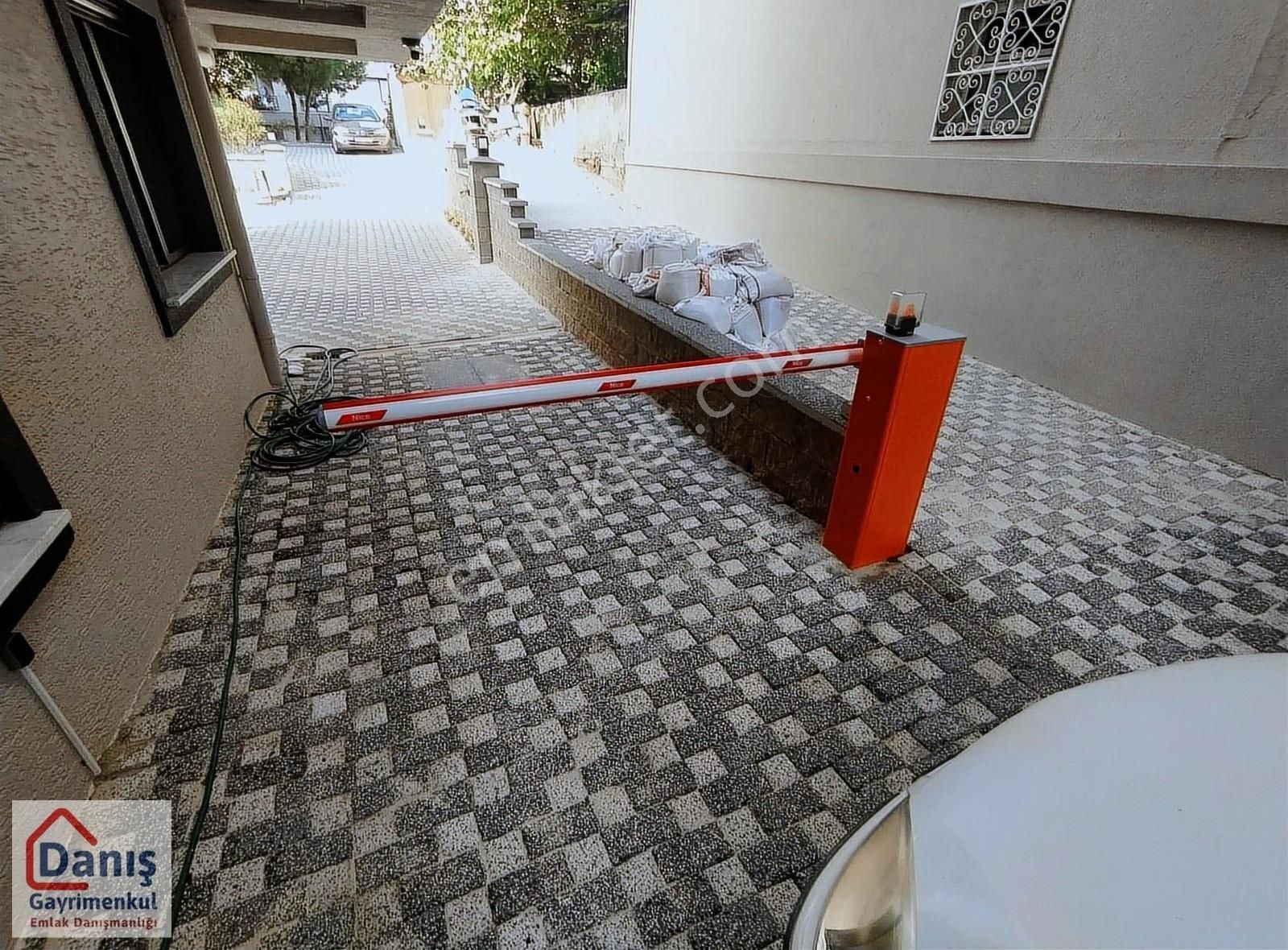 Bağlarbaşında Metroya 8-10 Dakika Otoparklı 3.kat Sıfır 95m2 3+1 - Görsel 11