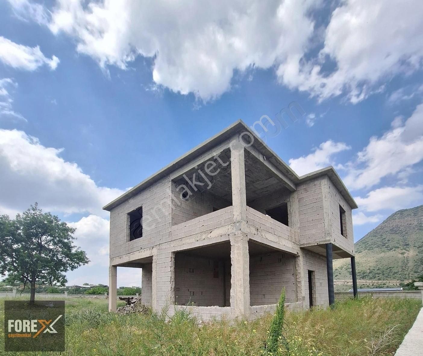 4,5+1 Şehir Ve Doğa Manzaralı Villa