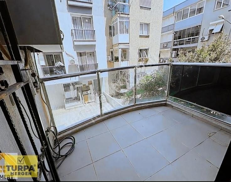 Bornova Merkezde 2+1 Satılık Daire