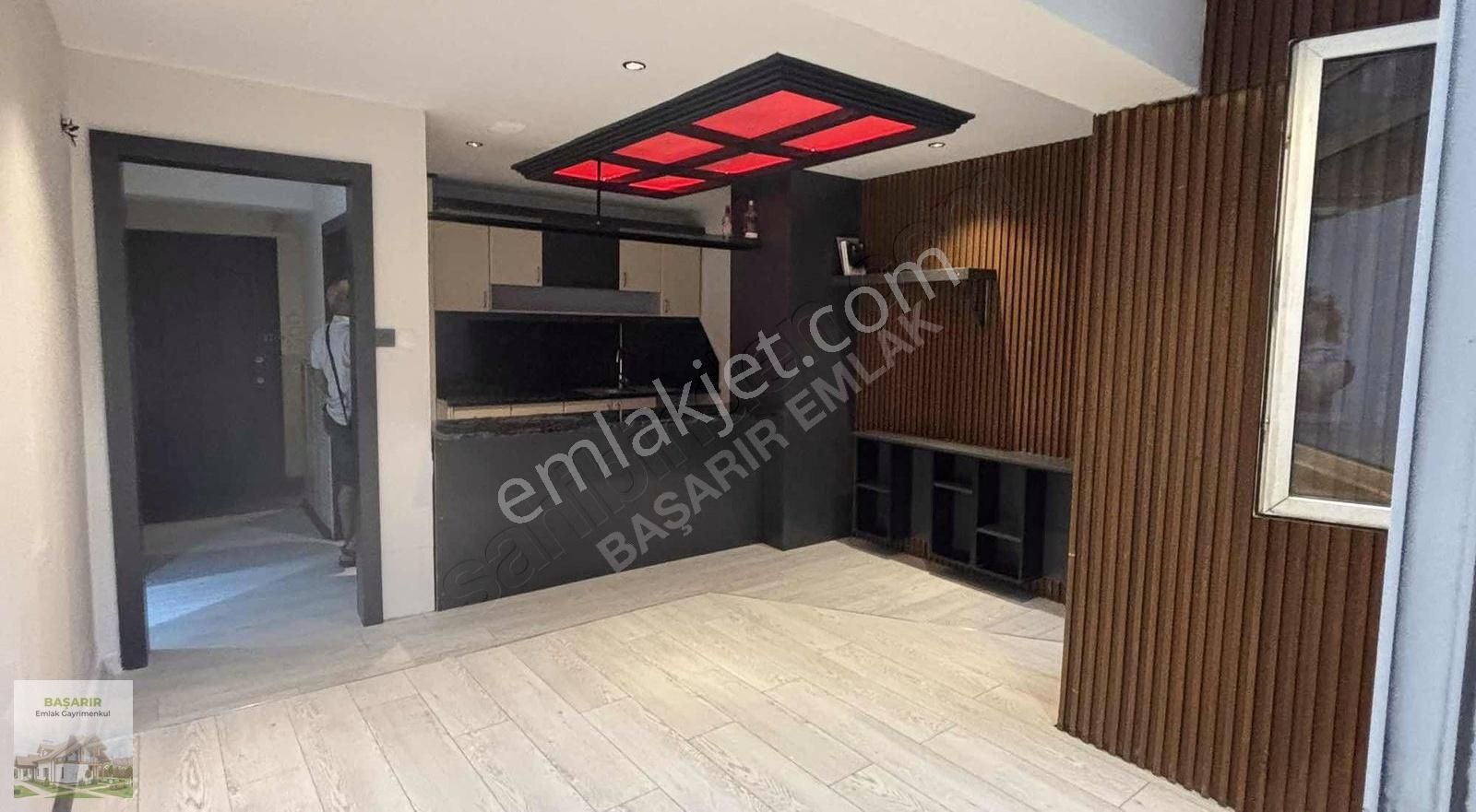 Üçyol Meydanda Cadde Binası İçi Yapılı Bahçeli Daire - Görsel 13