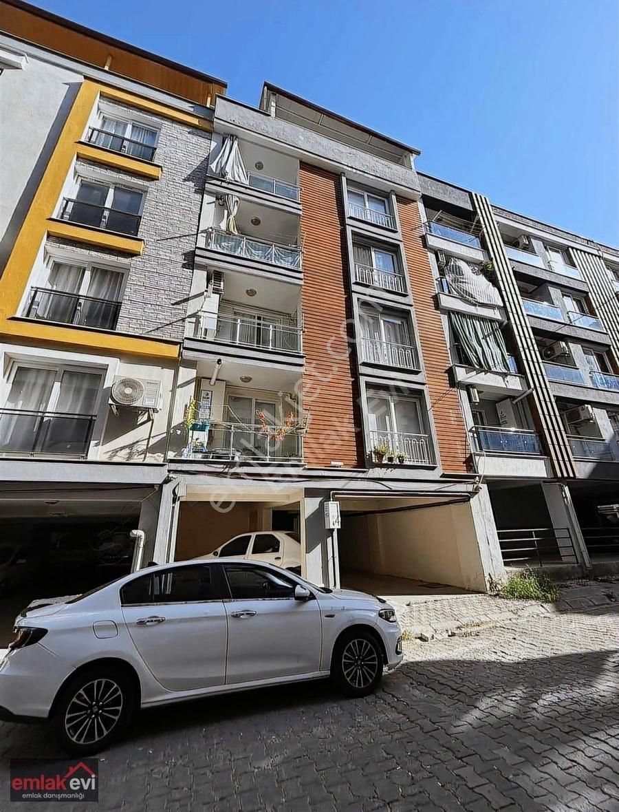Emlak Evi'nden Ayrı Mutfaklı Kombili 2+1 Satılık Daire