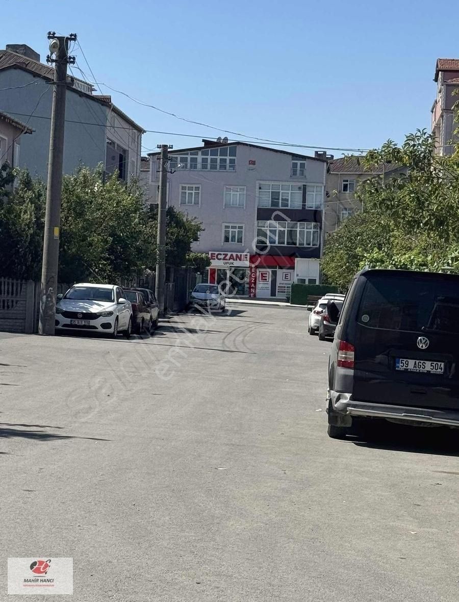 Kapaklı Fatih Camii Karşısında Satılık 3 Balkonlu Daire