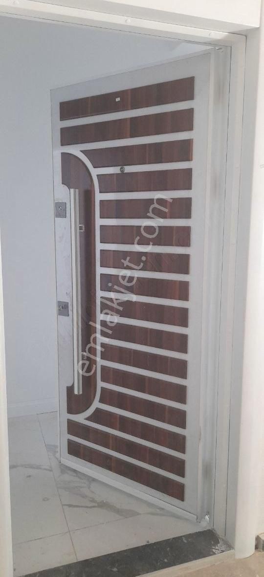 Hürriyet Mahallesinde Hükümet Konağına Yakın Sıfır 2 Artı 1