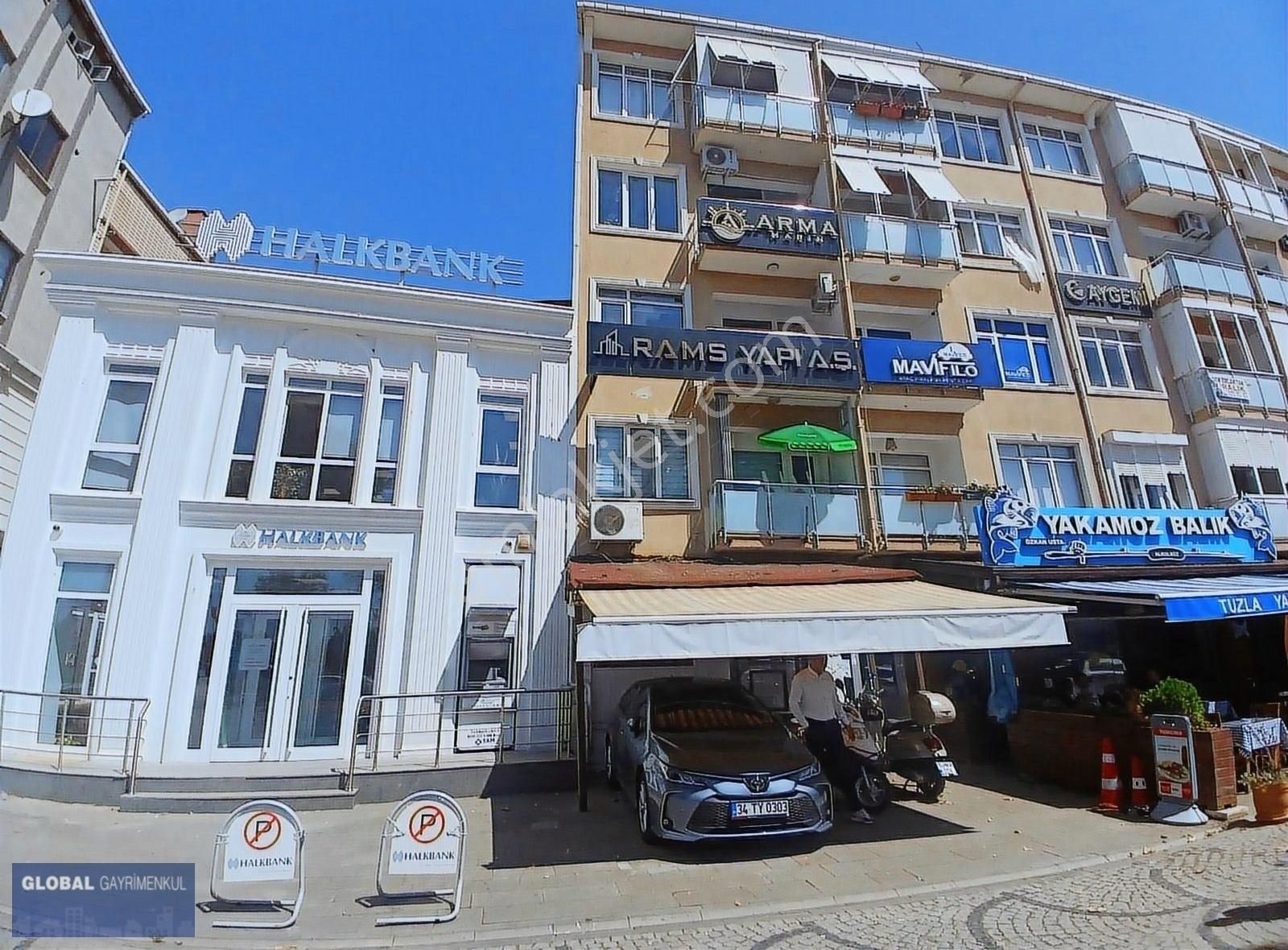 Global'den, Tuzla Sahil'de Boş, 100 M2 Net, Kiralık İşyeri
