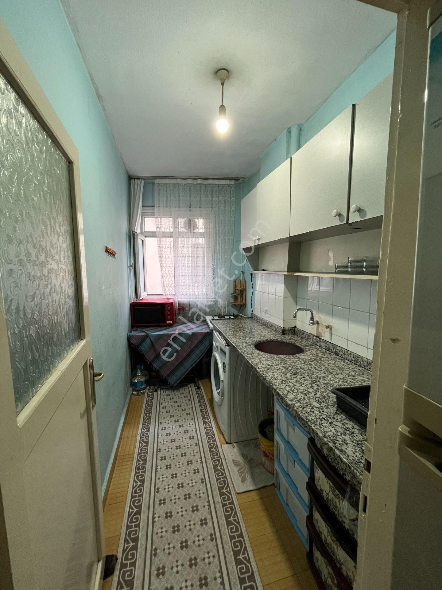 Aksaray Caddesi Üçyüzlü Metroya 5 Dakika Sahibinden Daire - Görsel 8