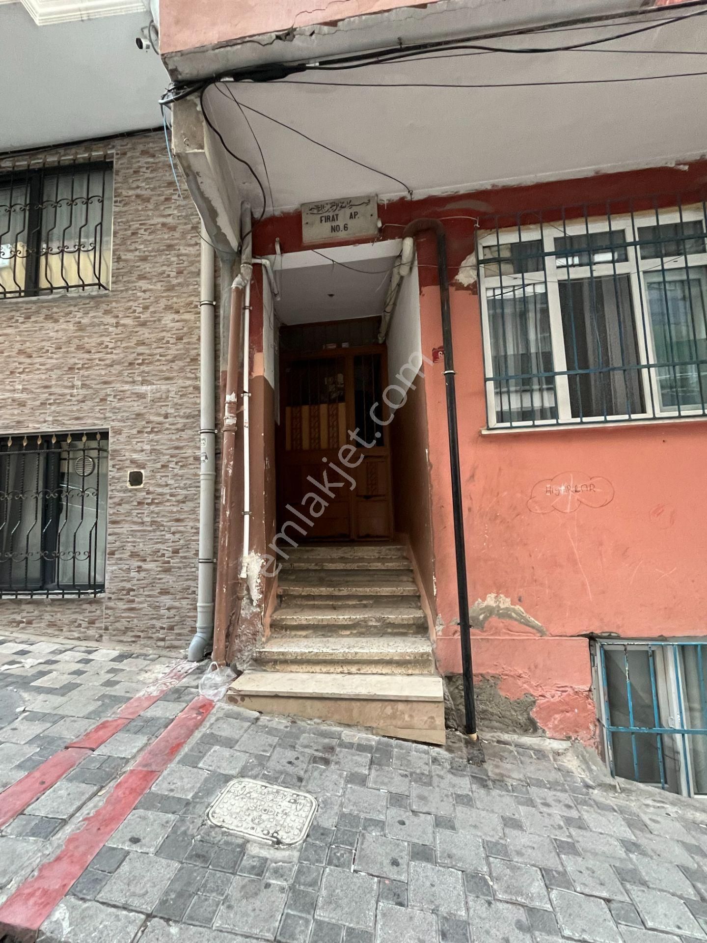 Aksaray Caddesi Üçyüzlü Metroya 5 Dakika Sahibinden Daire - Görsel 2
