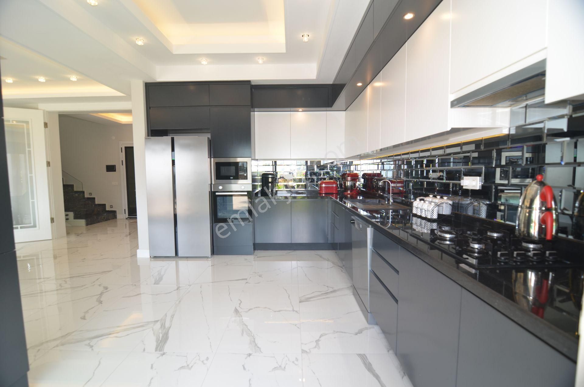 Panoramik Deniz Manzaralı Butik Sitede Lüks Müstakil 4+2 Villa - Görsel 13