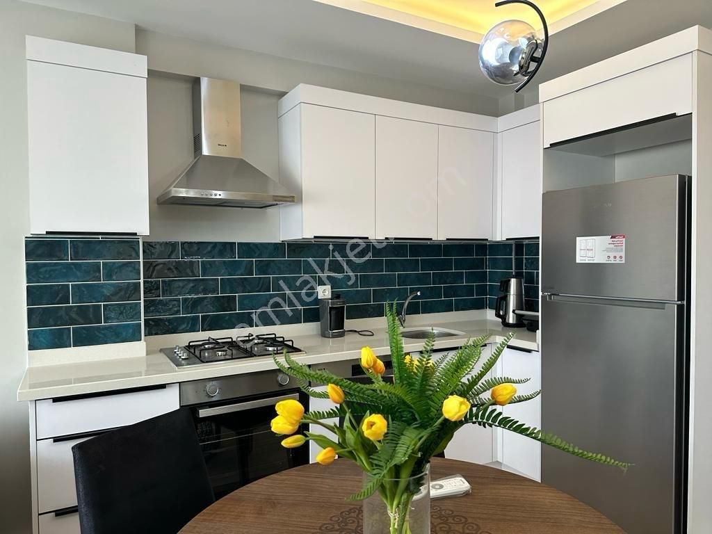 Birlikten 🌟 Adana Çarkıpare'de Bulvar Cepheli Kiralık 1+1 Eşyasız Daire 🌟