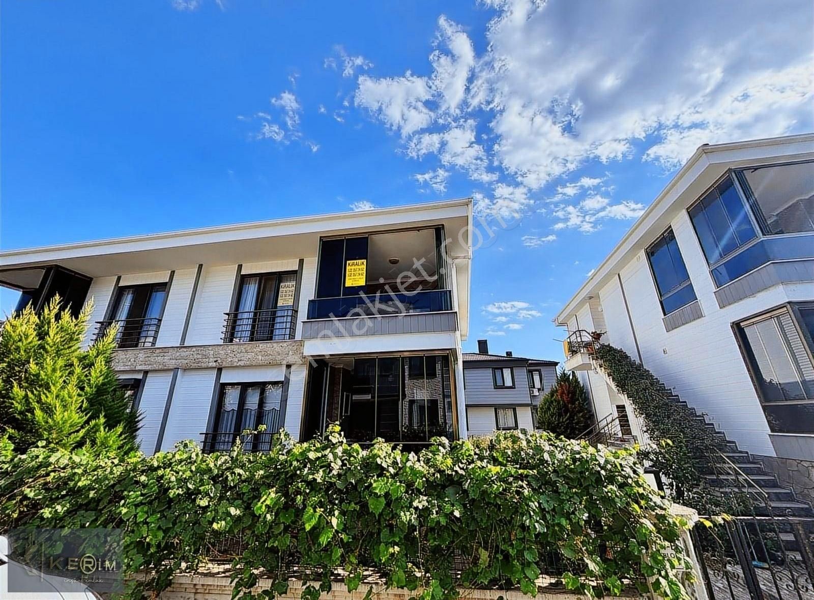 Kerim'den Küçükkuyu Merkez'de 2+1 Eşyalı Kiralık Daire