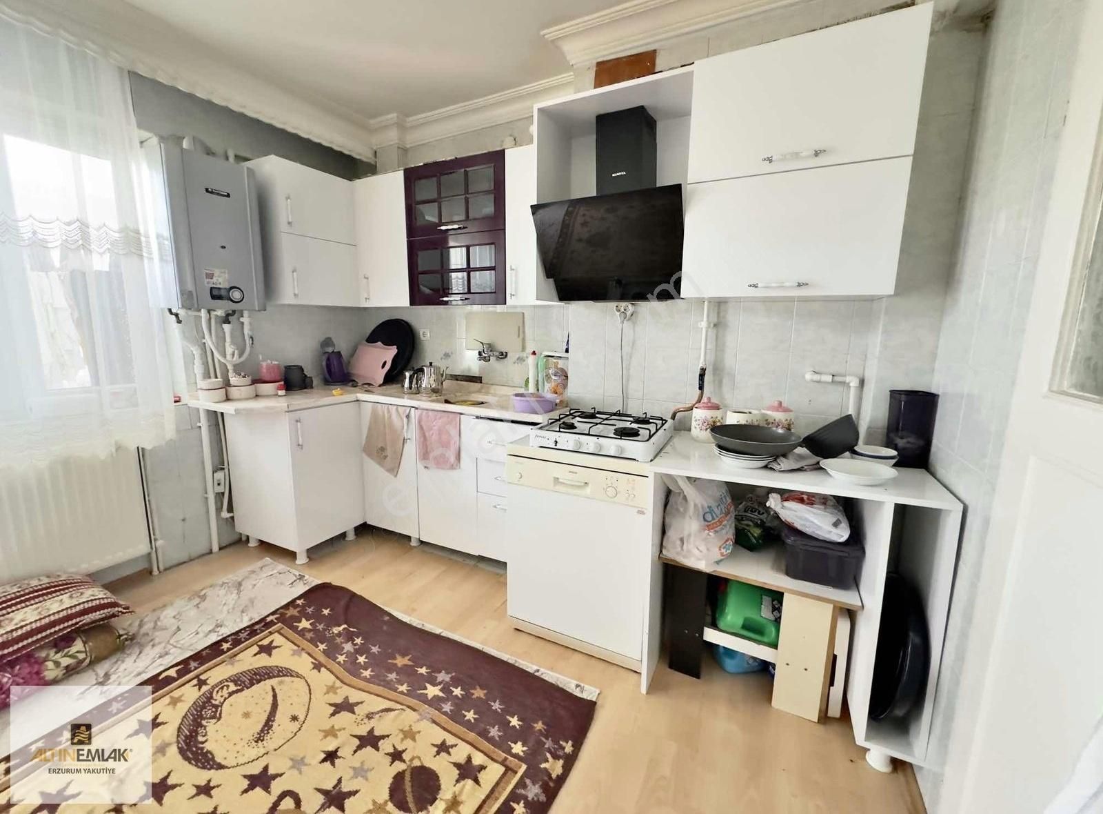 Altın Emlak'tan Yunusemre'de 3+1 Kiralık Daire (boş)