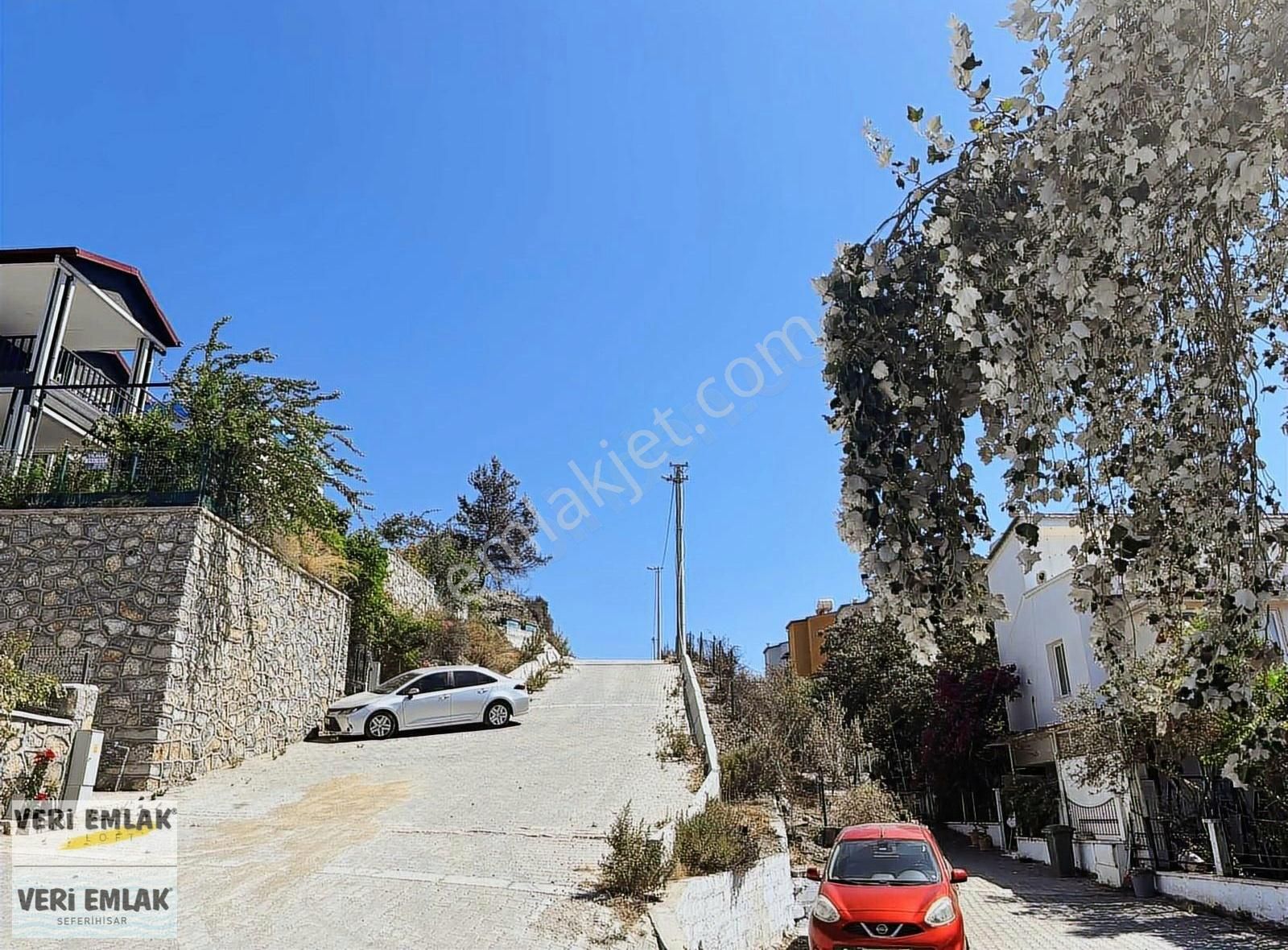 Seferihisar Ömür Beldesinde Satılık 220 M2 Arsa - Görsel 2