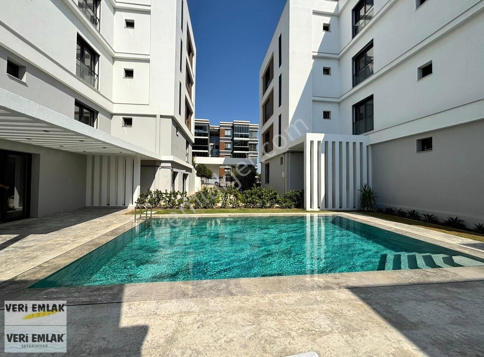 Veri'den Gözsüzler'de Havuzlu Sitede 3+1 Ayrı Mutfak Daire!