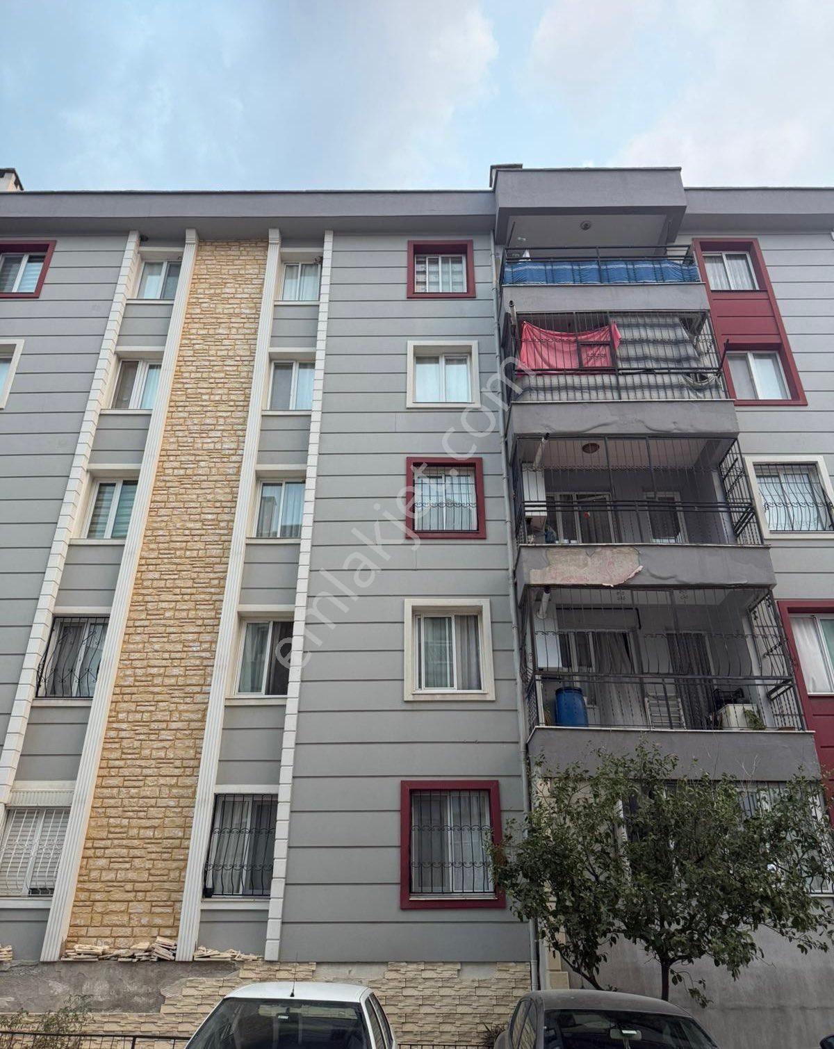 Pınarbaşı Kemalpaşa Mah.nde Satılık Gebiş 3+1 Daire