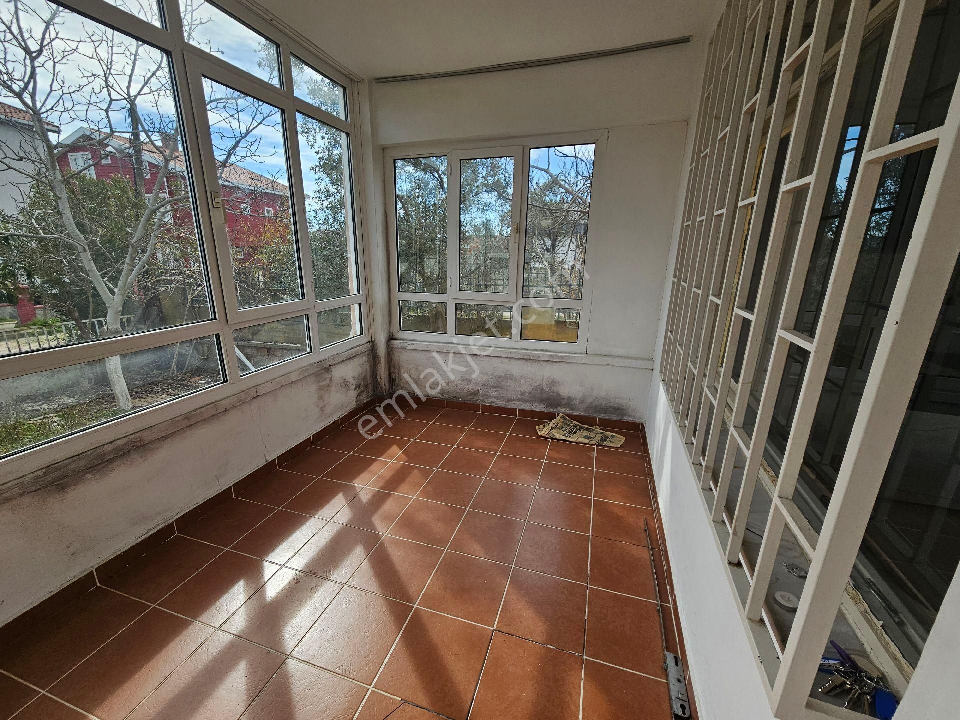 Silivri Klassis Mevki 350 M2 Köşe Arsa İçinde Satılık Müstakil Ev - Görsel 13