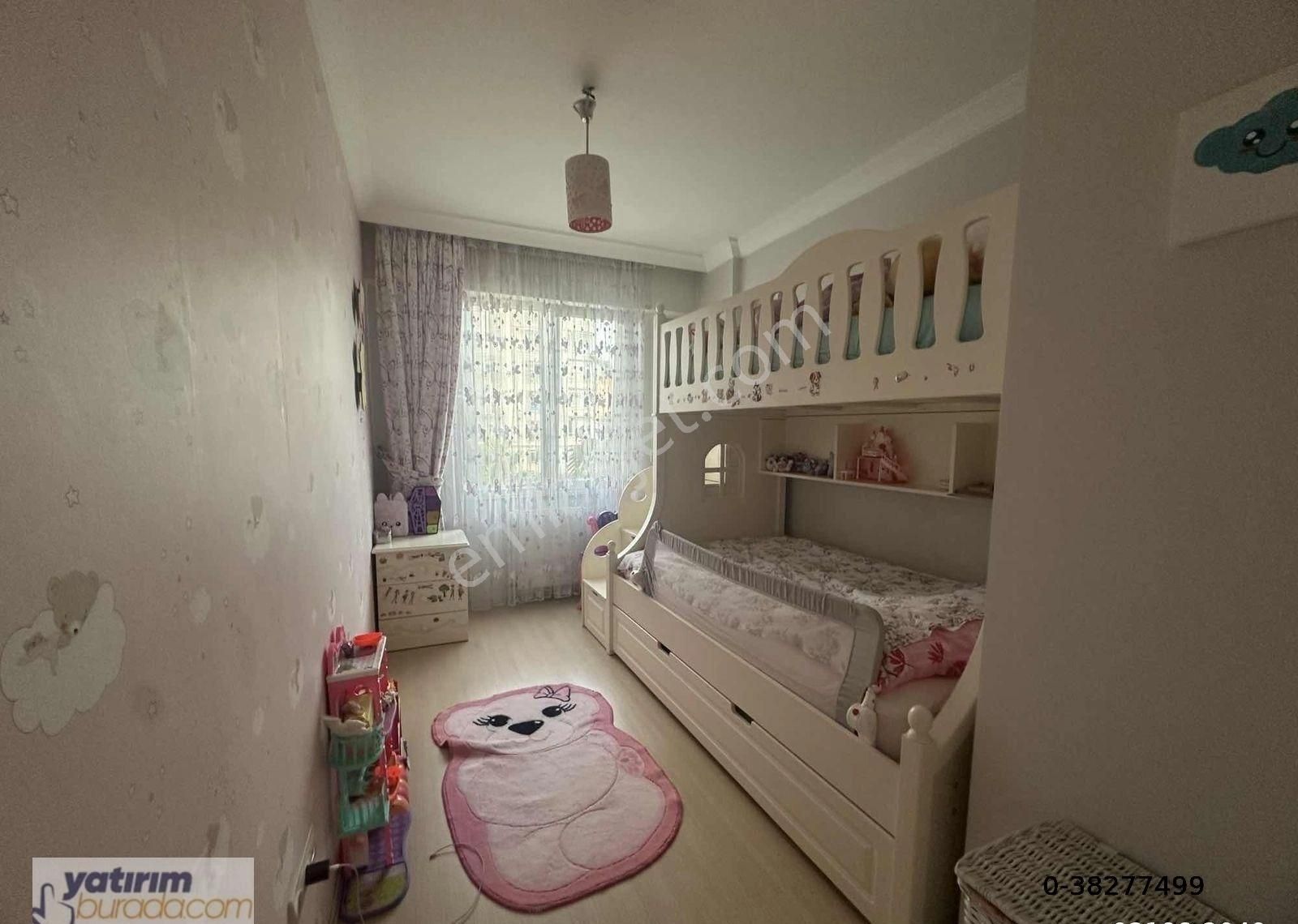 Derebahçe Mavi Kent Sitesinde Havuz Cepheli 175m² Lüks Daire!