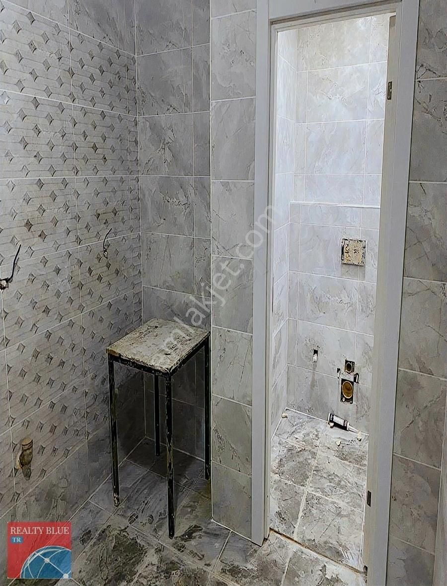Maltepe Beşçeşmeler'de Kiralık 230 M2depolu Dükkan Mağaza