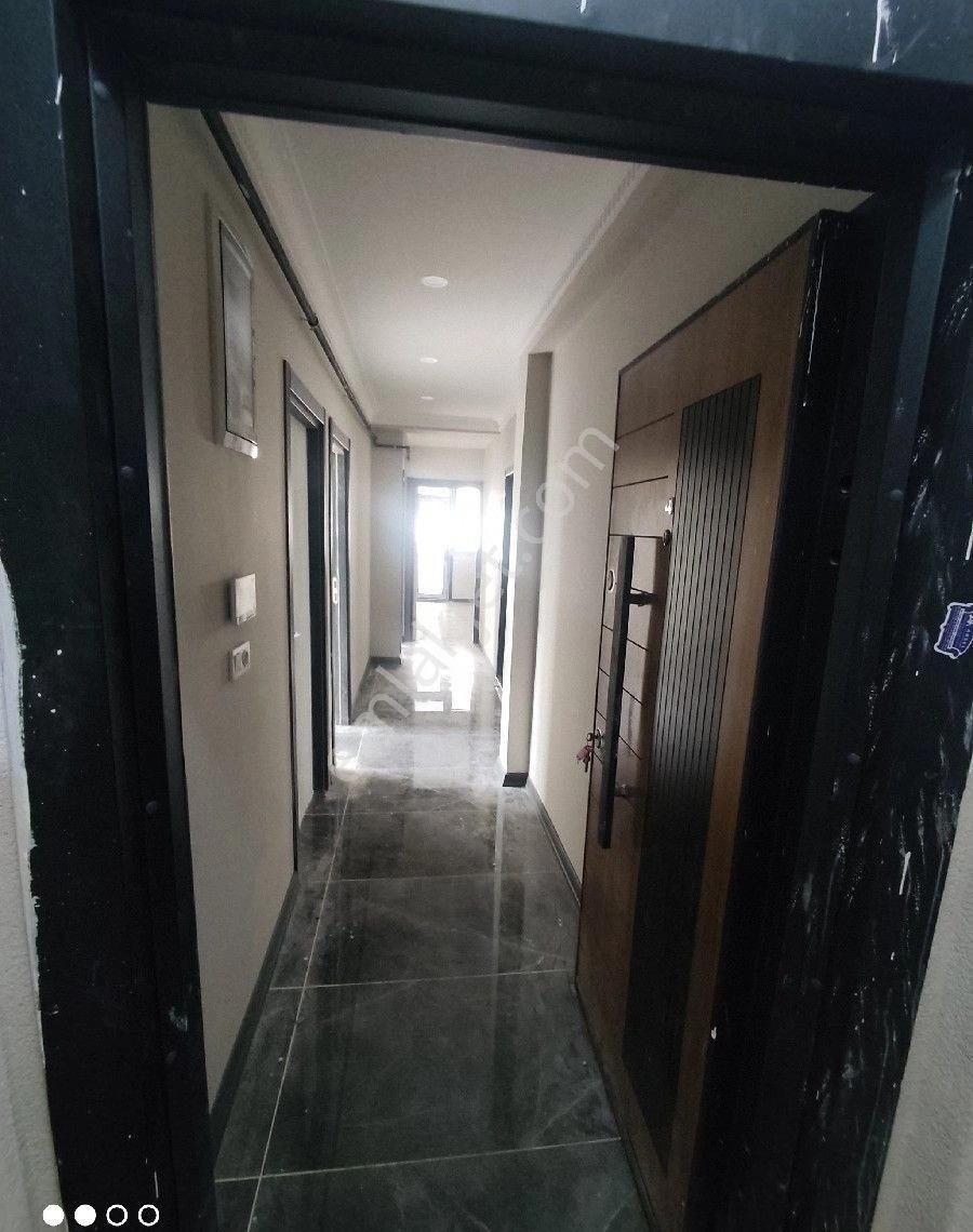 Karlıbayırda Sitede 2+1 Lüx Ara Kat Daire Otoparklı