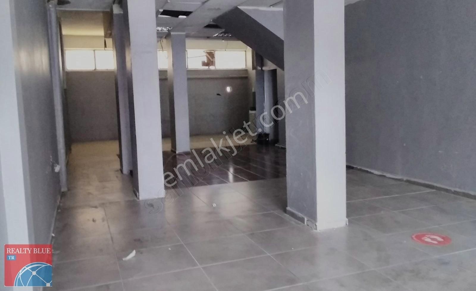 Ferhatpaşa'da Otobüslerin Çalıştığı Cadde Üzeri Kiralık İşyeri
