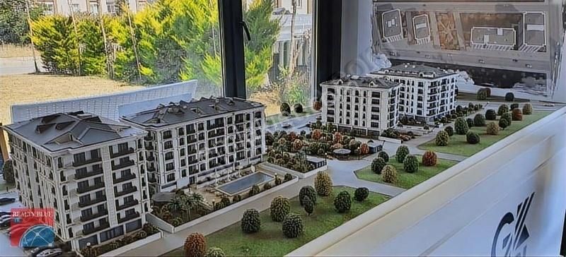 Mimaroba Site İçinde Deniz Göl Doğa Manzaralı Sıfır Lüks Daire